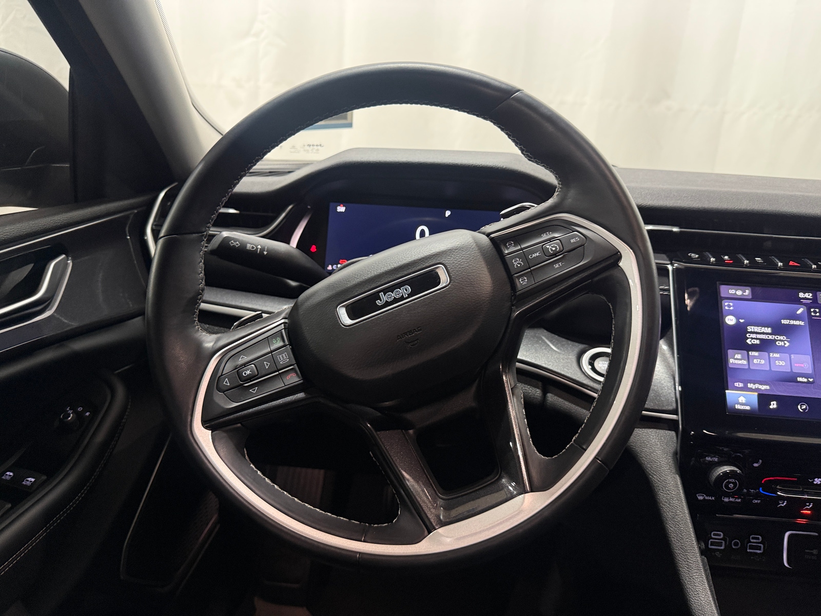 Thumbnail: 2021 Jeep Grand Cherokee L - 5
