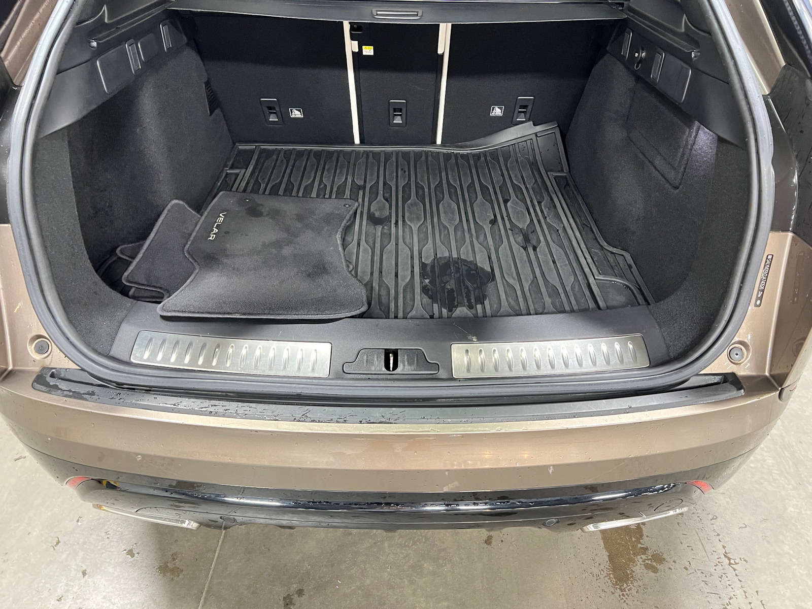 Thumbnail: 2018 Land Rover Range Rover Velar - 6