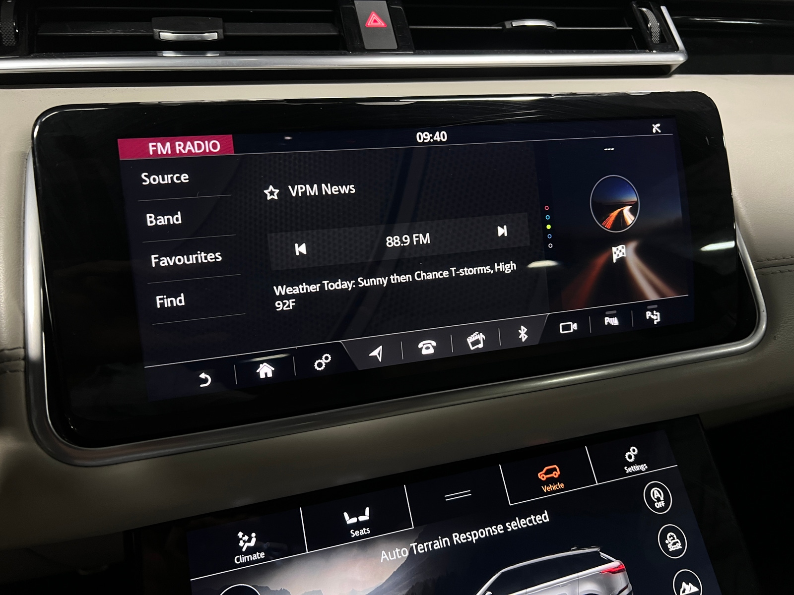 Thumbnail: 2018 Land Rover Range Rover Velar - 3