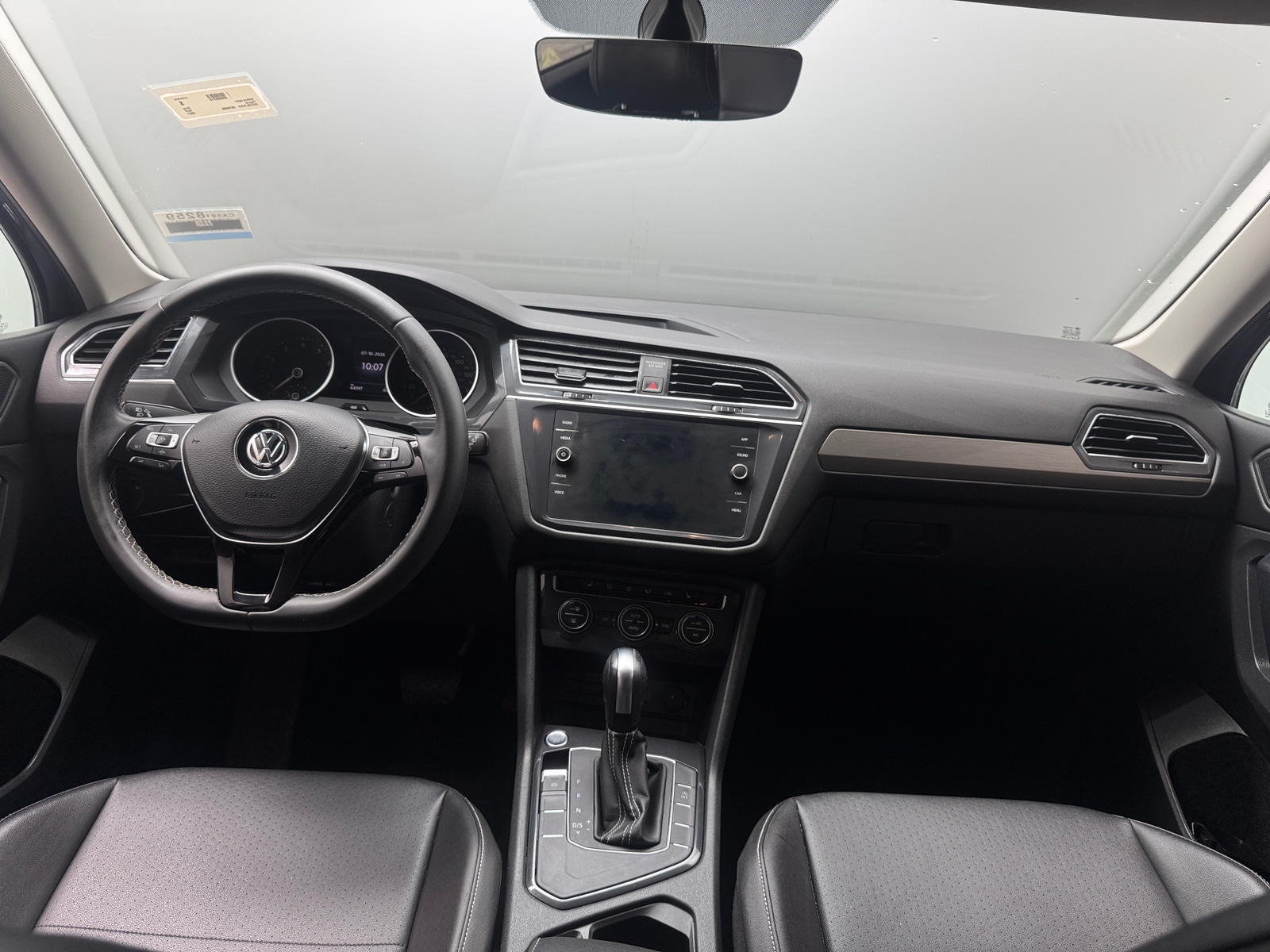 Thumbnail: 2021 Volkswagen Tiguan - 2