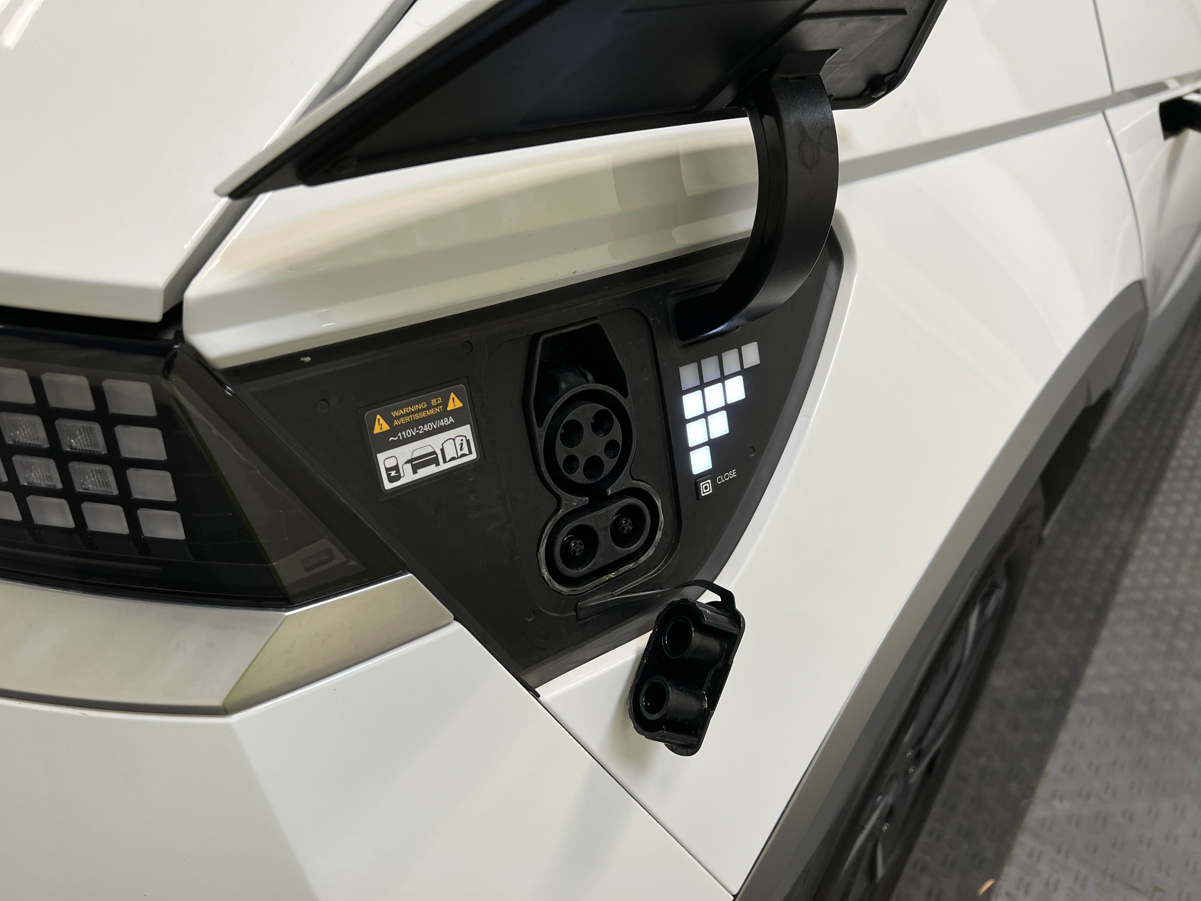 Used 2024 Hyundai IONIQ 5 Limited with VIN KM8KR4DE8RU272048 for sale in Oak Creek, WI