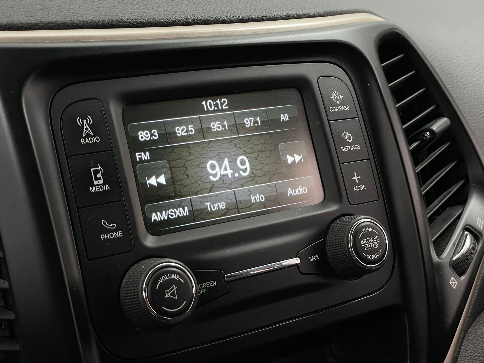 Thumbnail: 2016 Jeep Cherokee - 4