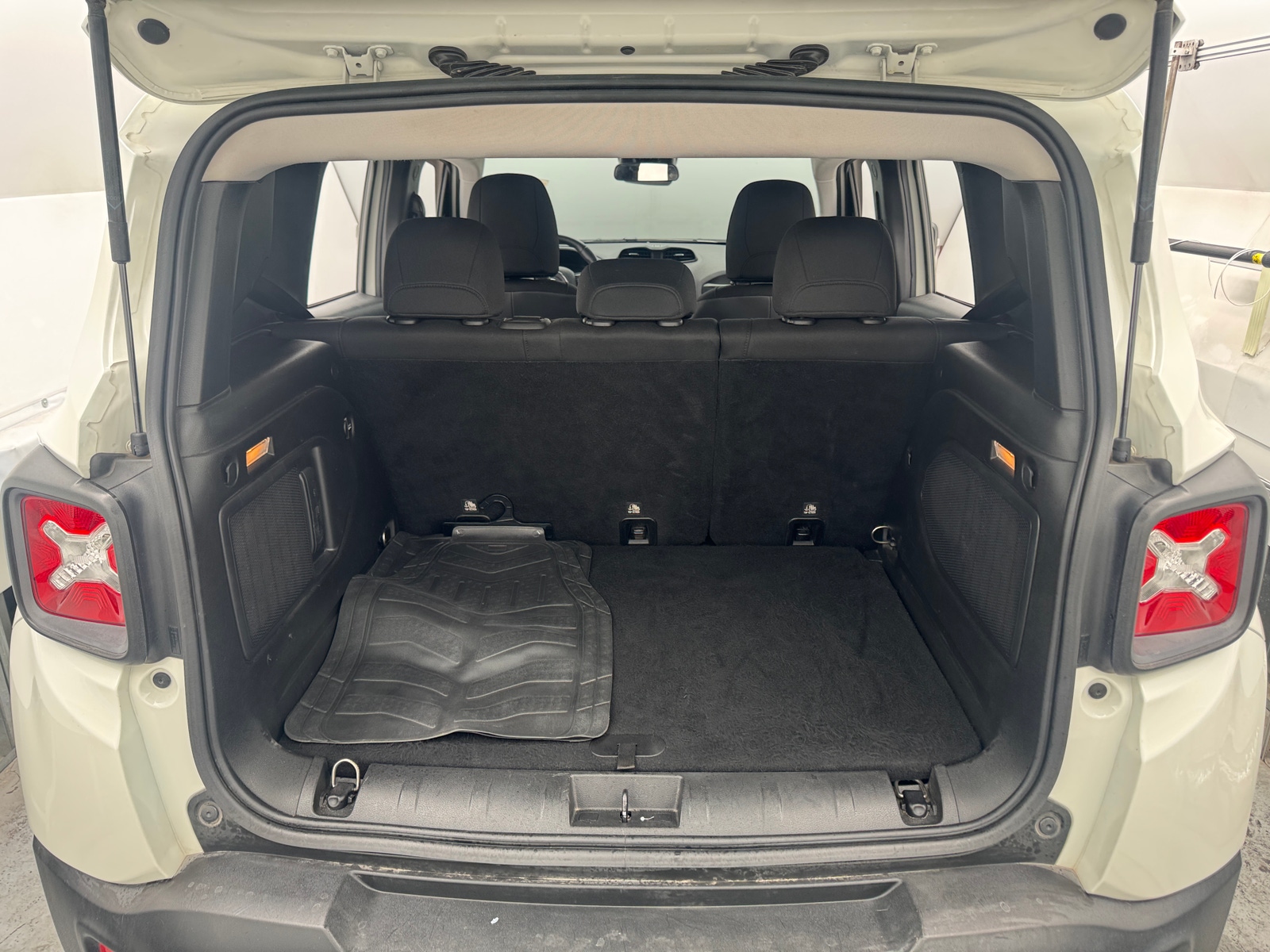 Thumbnail: 2015 Jeep Renegade - 7