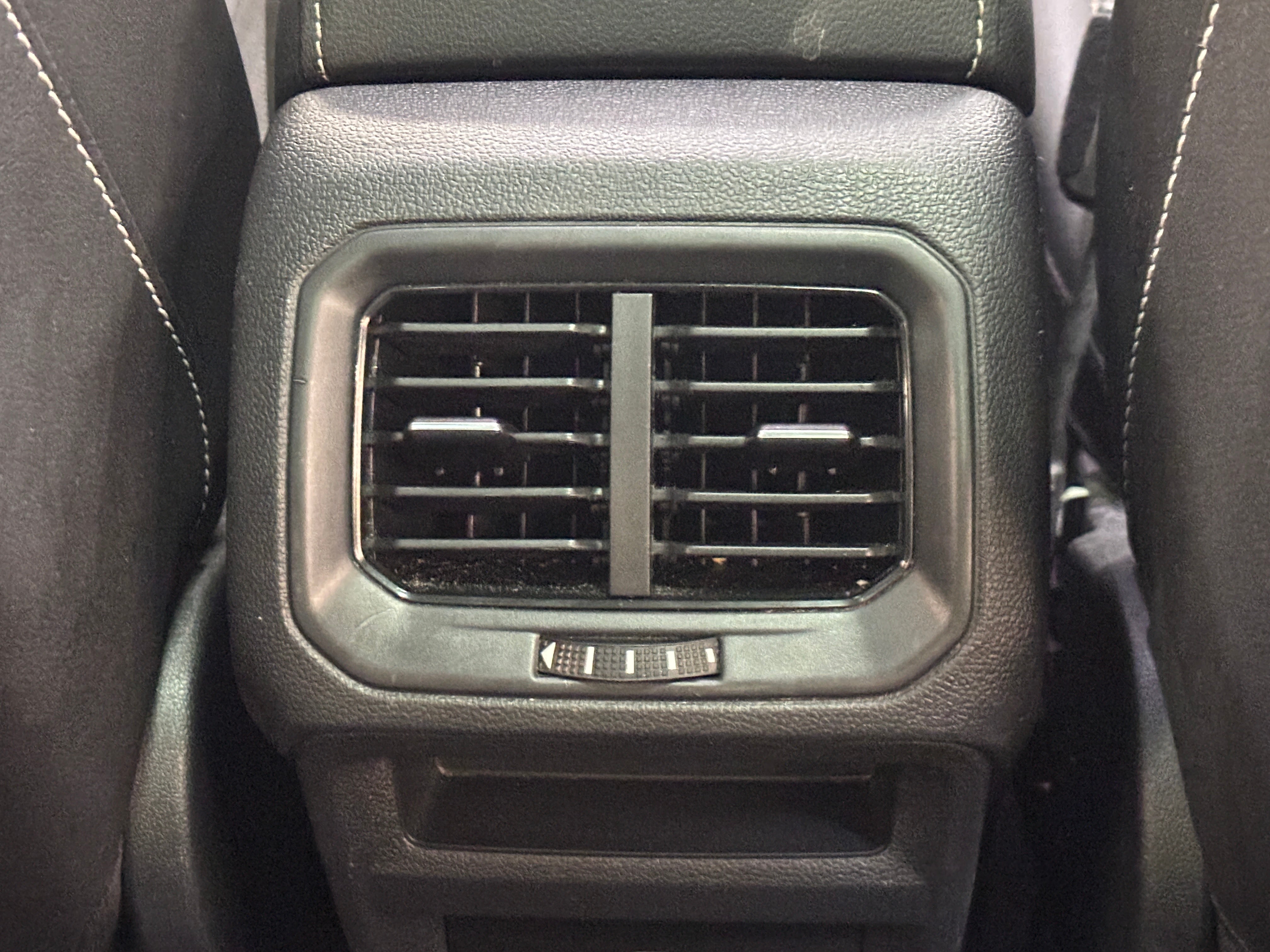 2023 Volkswagen Taos SE - Photo 6
