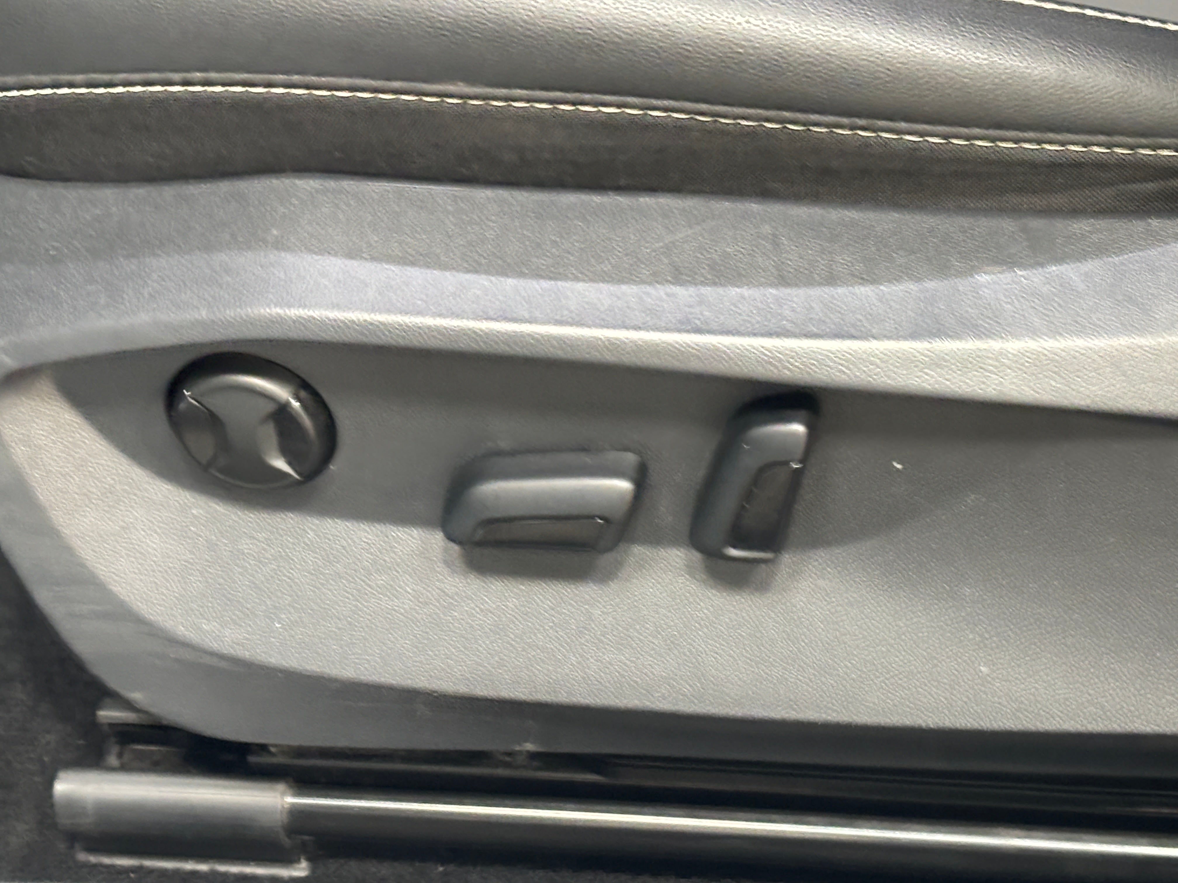 2023 Volkswagen Taos SE - Photo 3