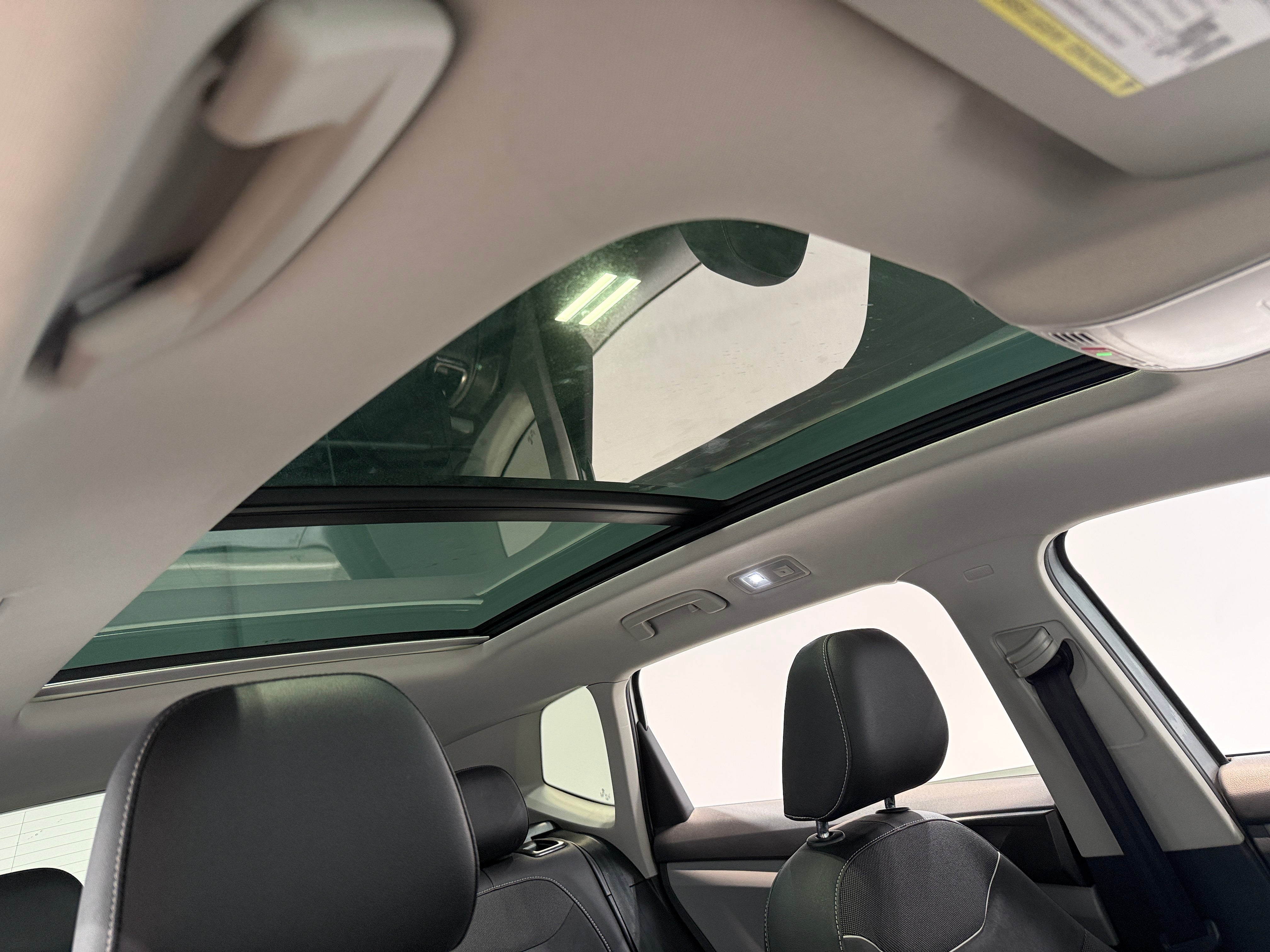 2023 Volkswagen Taos SE - Photo 16