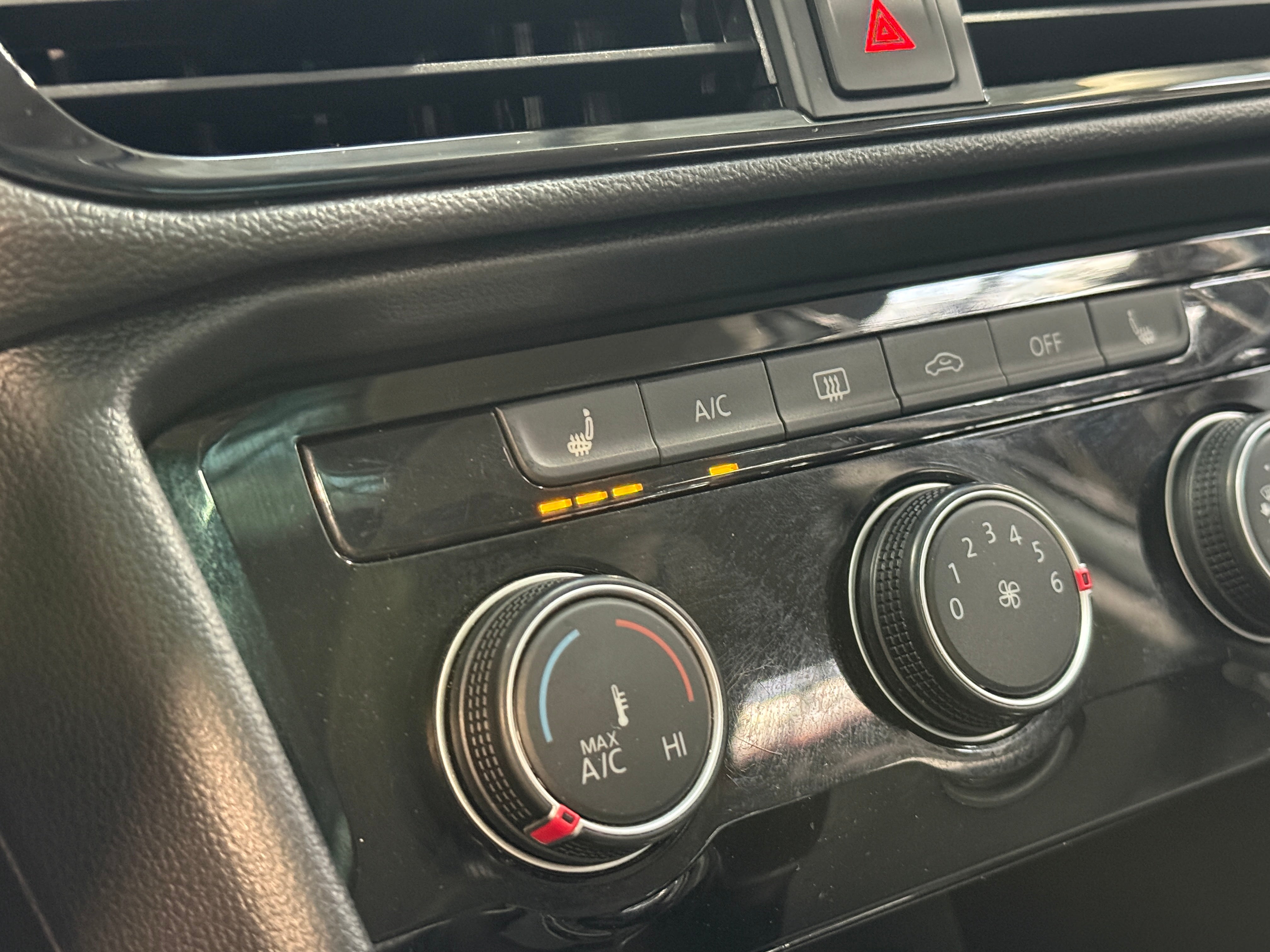2023 Volkswagen Taos SE - Photo 17