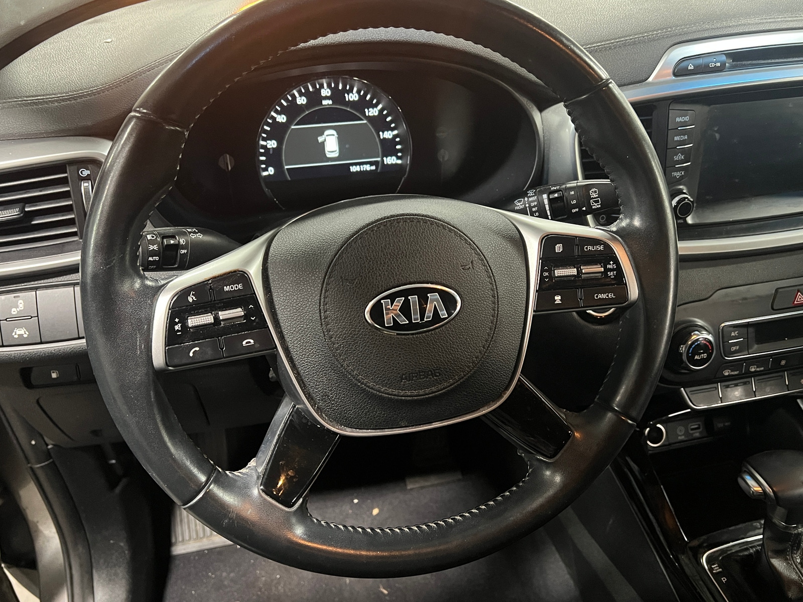 Thumbnail: 2019 Kia Sorento - 4