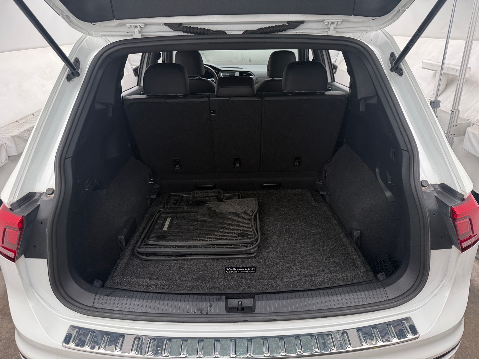 Thumbnail: 2023 Volkswagen Tiguan - 6