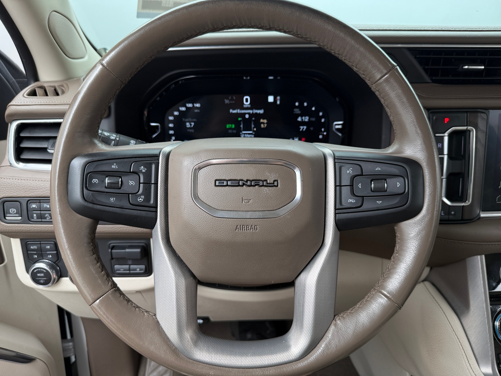 Thumbnail: 2022 GMC Yukon XL - 4