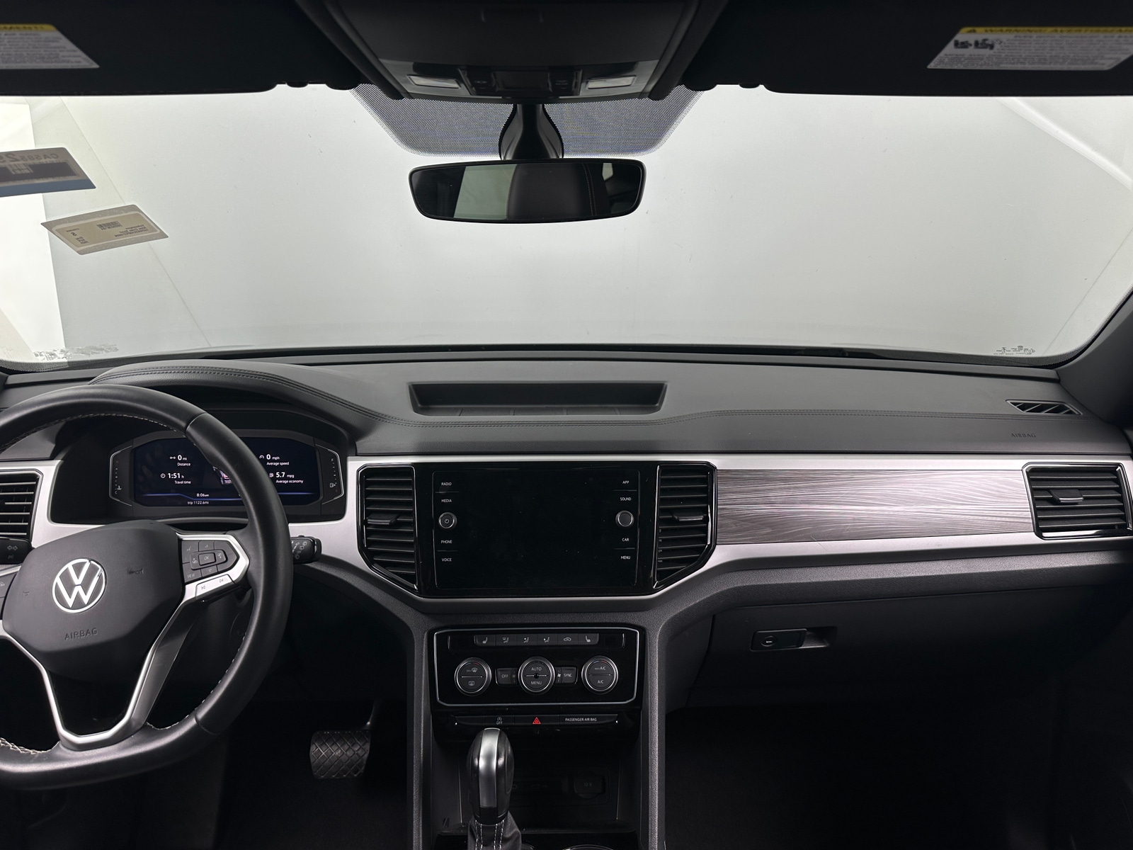 Thumbnail: 2023 Volkswagen Atlas - 3