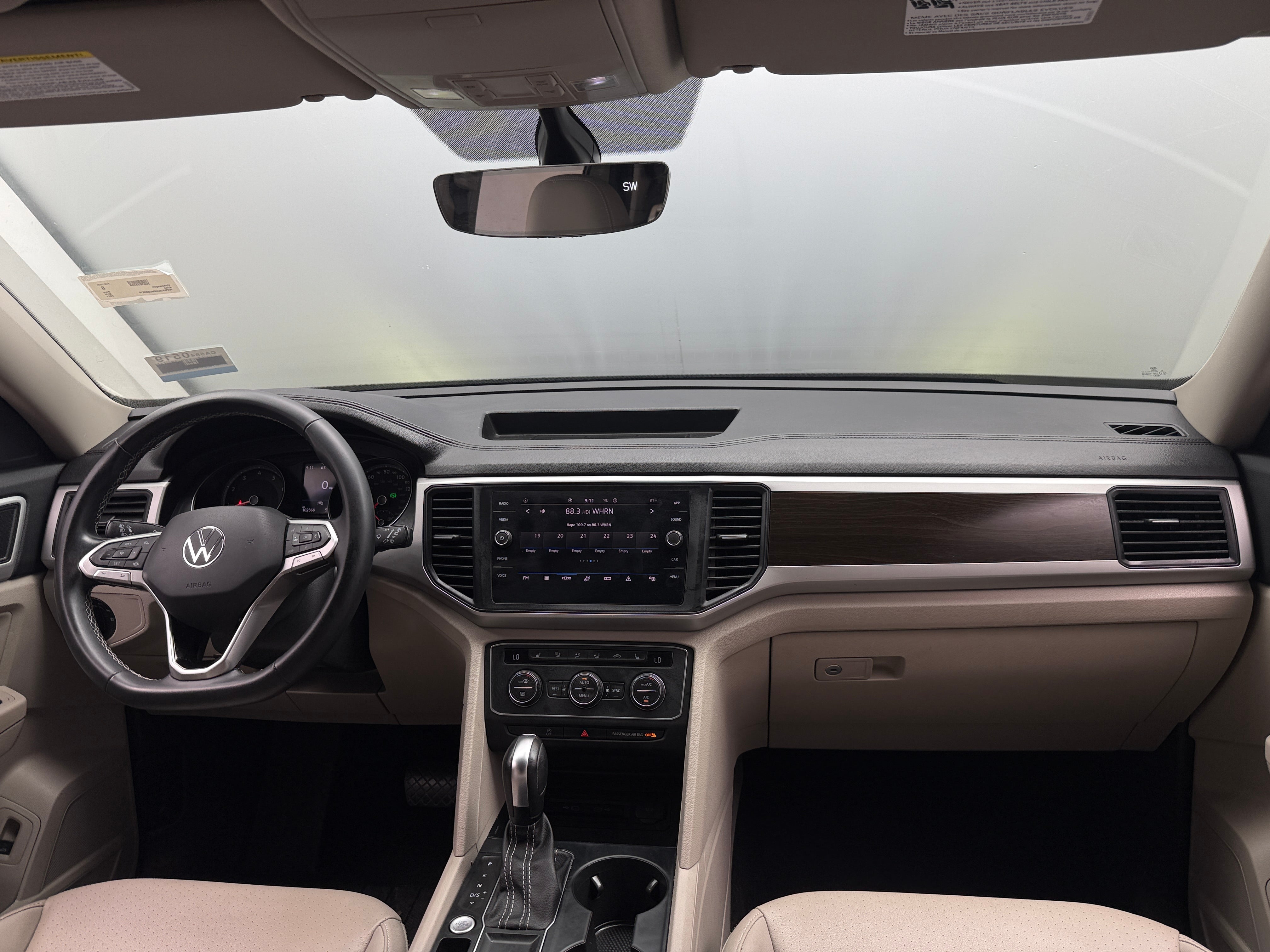 2021 Volkswagen Atlas SE w/Tech - Photo 3