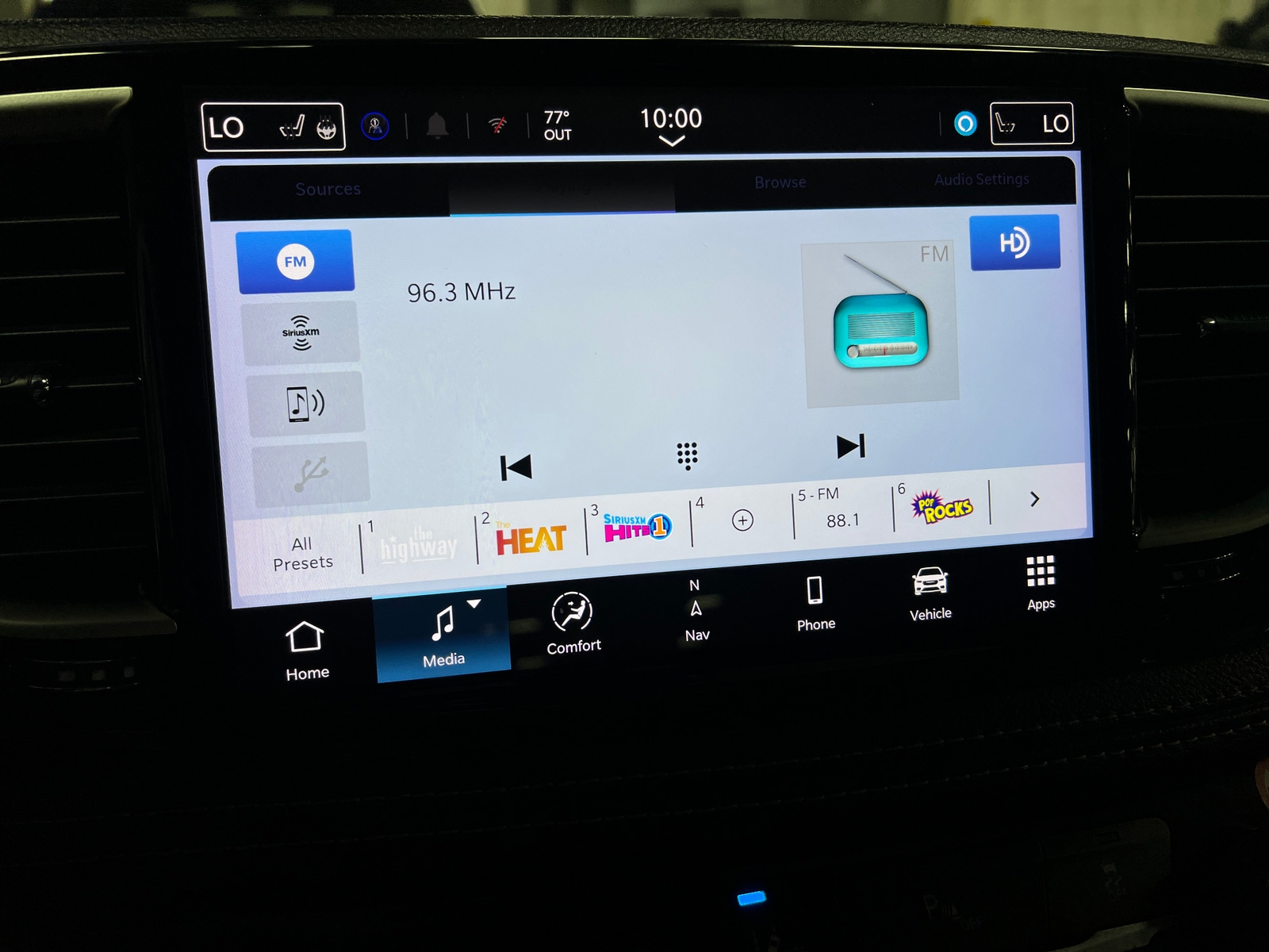Thumbnail: 2024 Chrysler Pacifica - 3