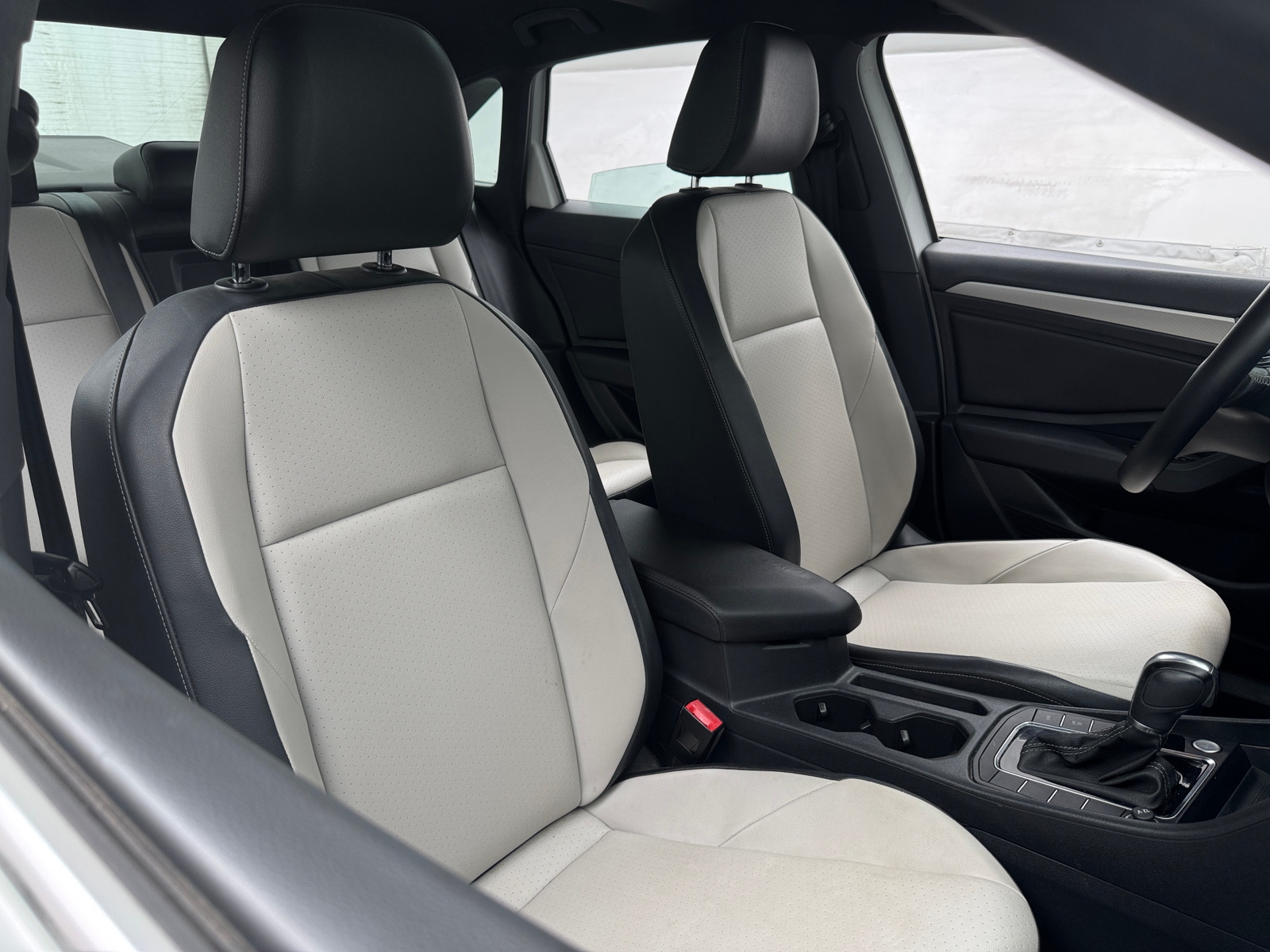 Thumbnail: 2019 Volkswagen Jetta - 2