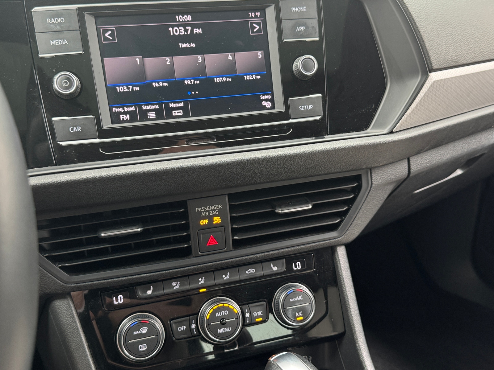 Thumbnail: 2019 Volkswagen Jetta - 4
