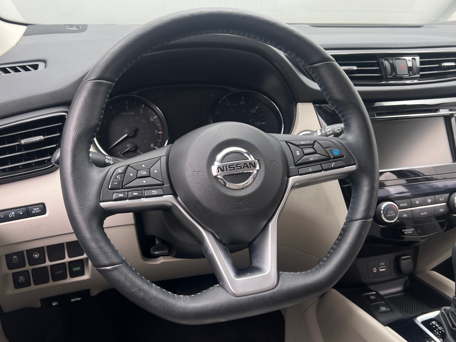 Thumbnail: 2022 Nissan Rogue Sport - 5