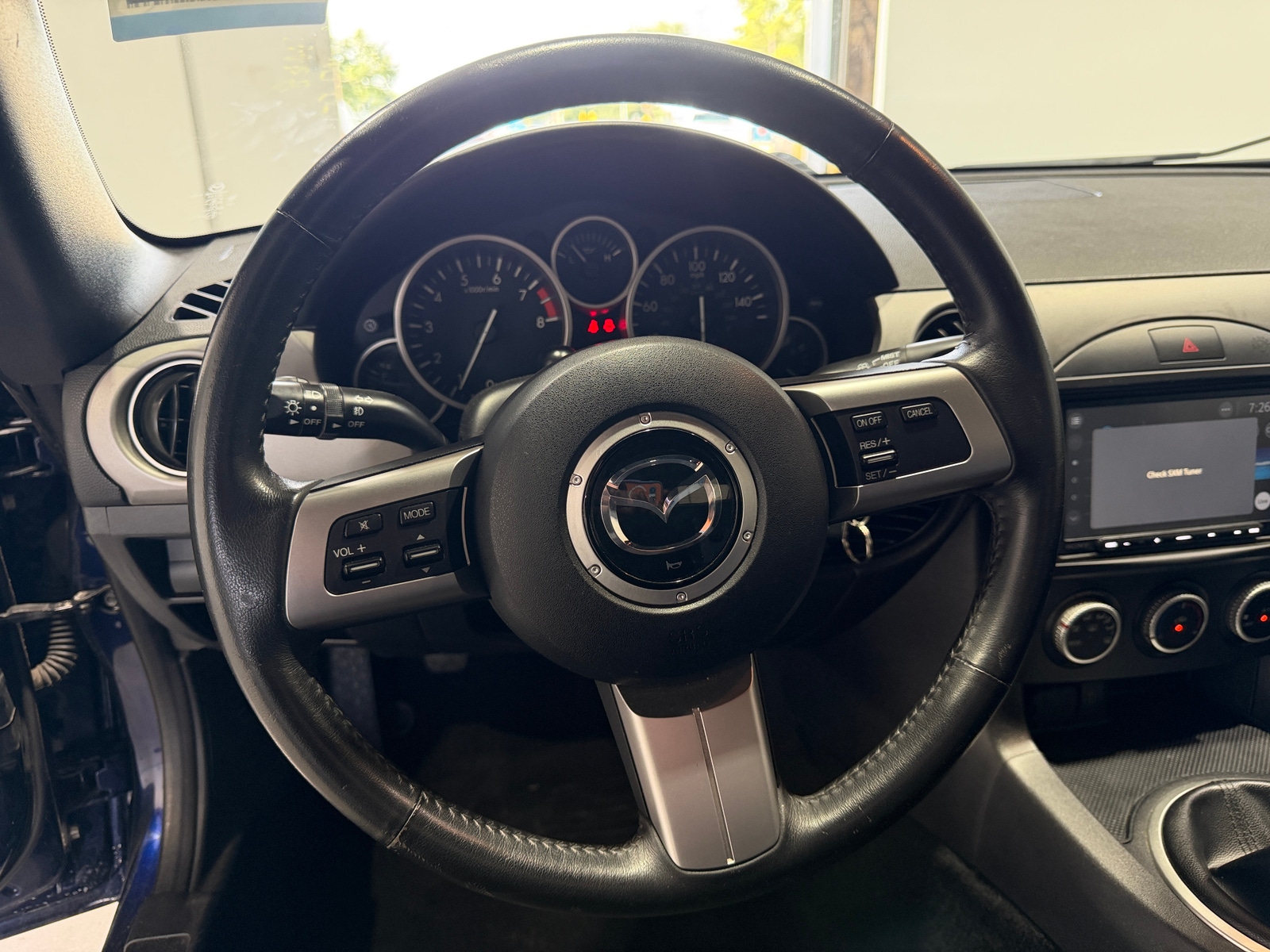 Thumbnail: 2010 Mazda MX-5 Miata - 5