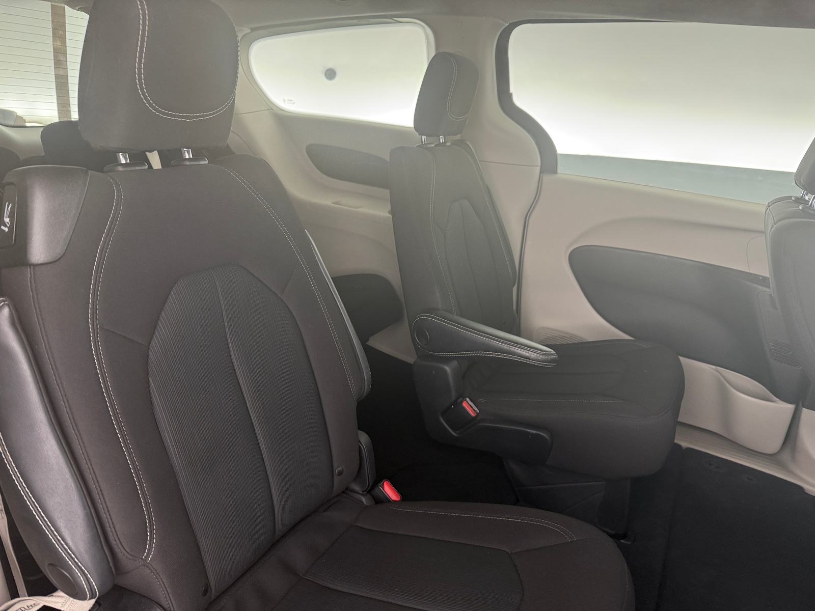 Thumbnail: 2023 Chrysler Voyager - 6
