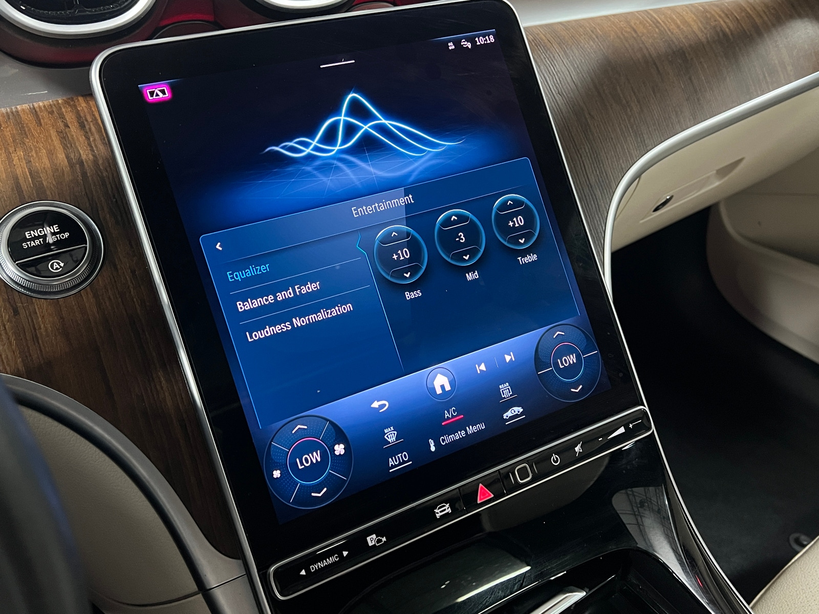 Thumbnail: 2024 Mercedes-Benz C-Class - 3