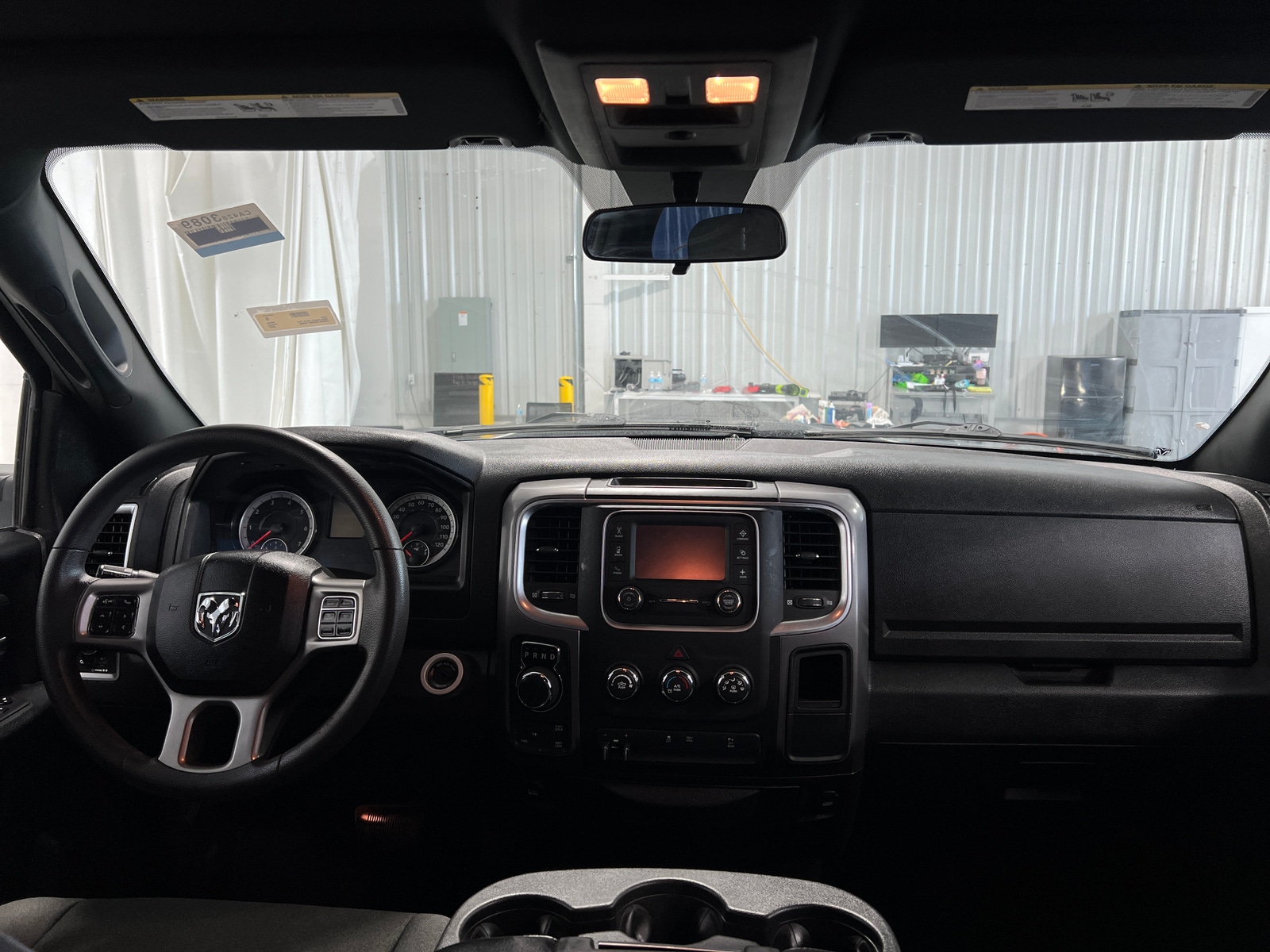 Thumbnail: 2022 RAM 1500 Classic - 3