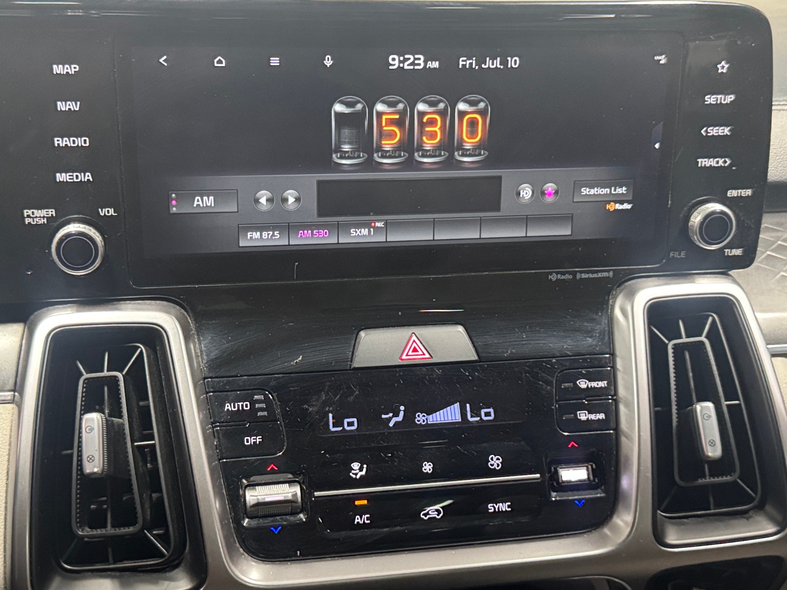 Thumbnail: 2022 Kia Sorento - 3