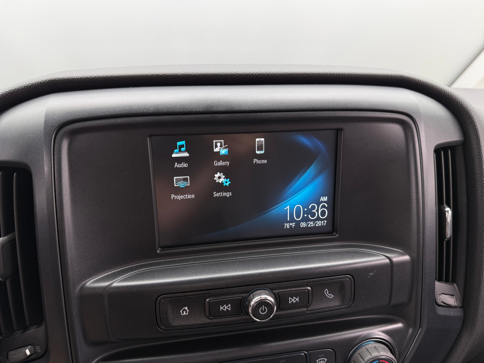 Thumbnail: 2017 Chevrolet Silverado 1500 - 4