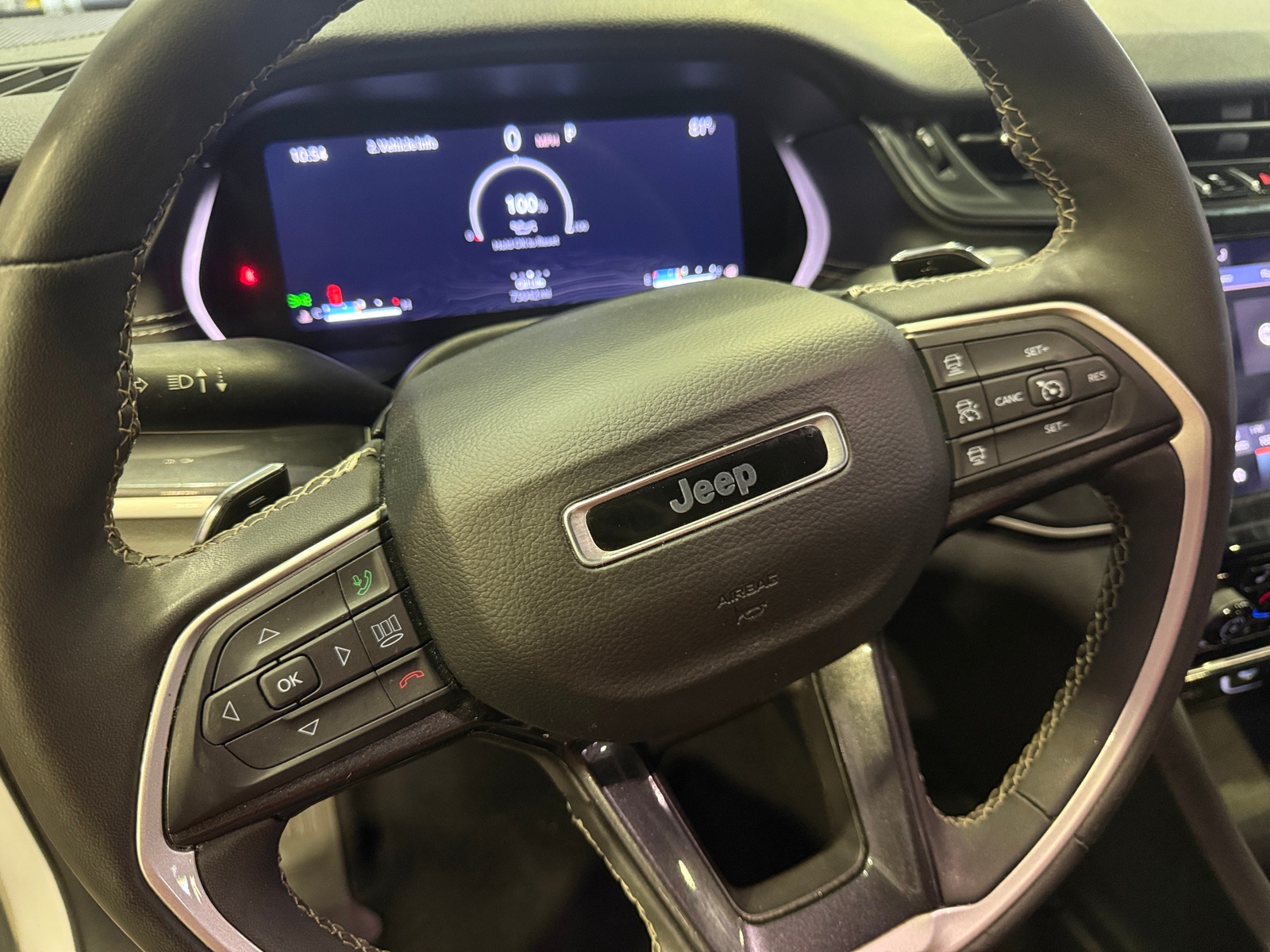 Thumbnail: 2023 Jeep Grand Cherokee L - 4