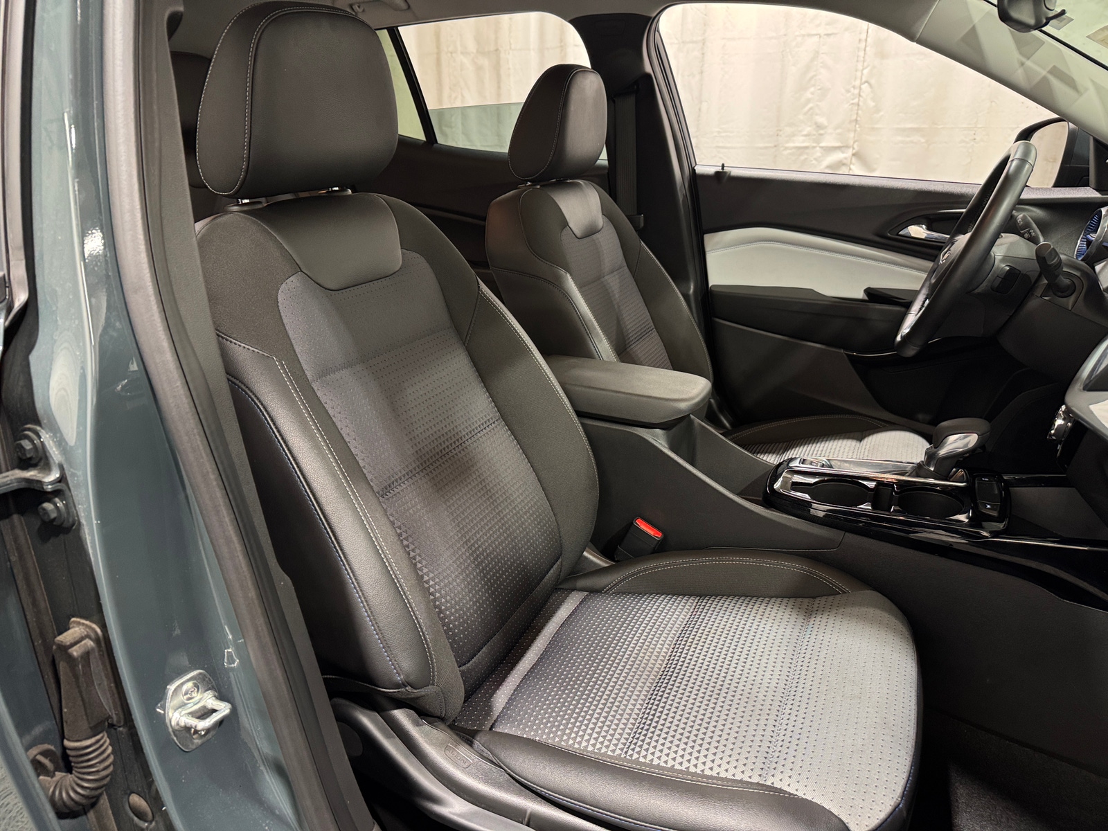 Thumbnail: 2025 Chevrolet Trax - 2
