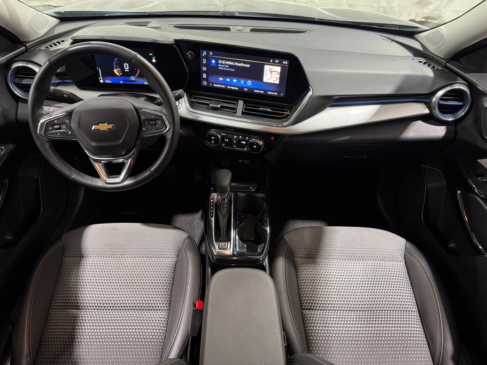 Thumbnail: 2025 Chevrolet Trax - 3