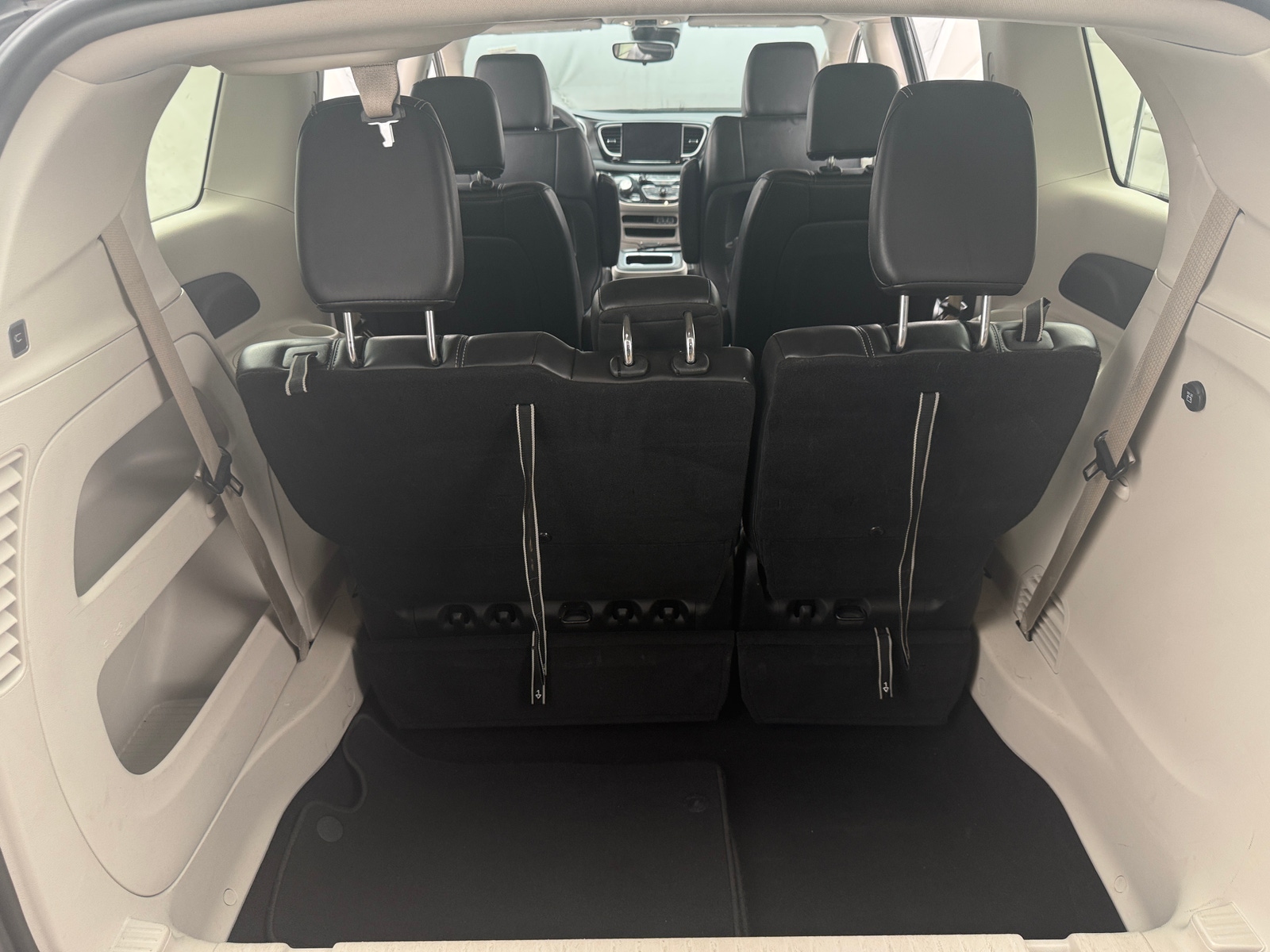 Thumbnail: 2024 Chrysler Pacifica - 6