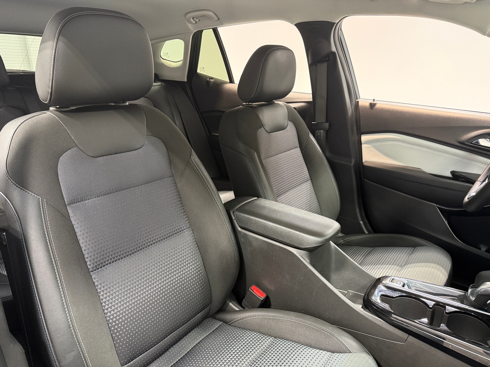 Thumbnail: 2025 Chevrolet Trax - 2