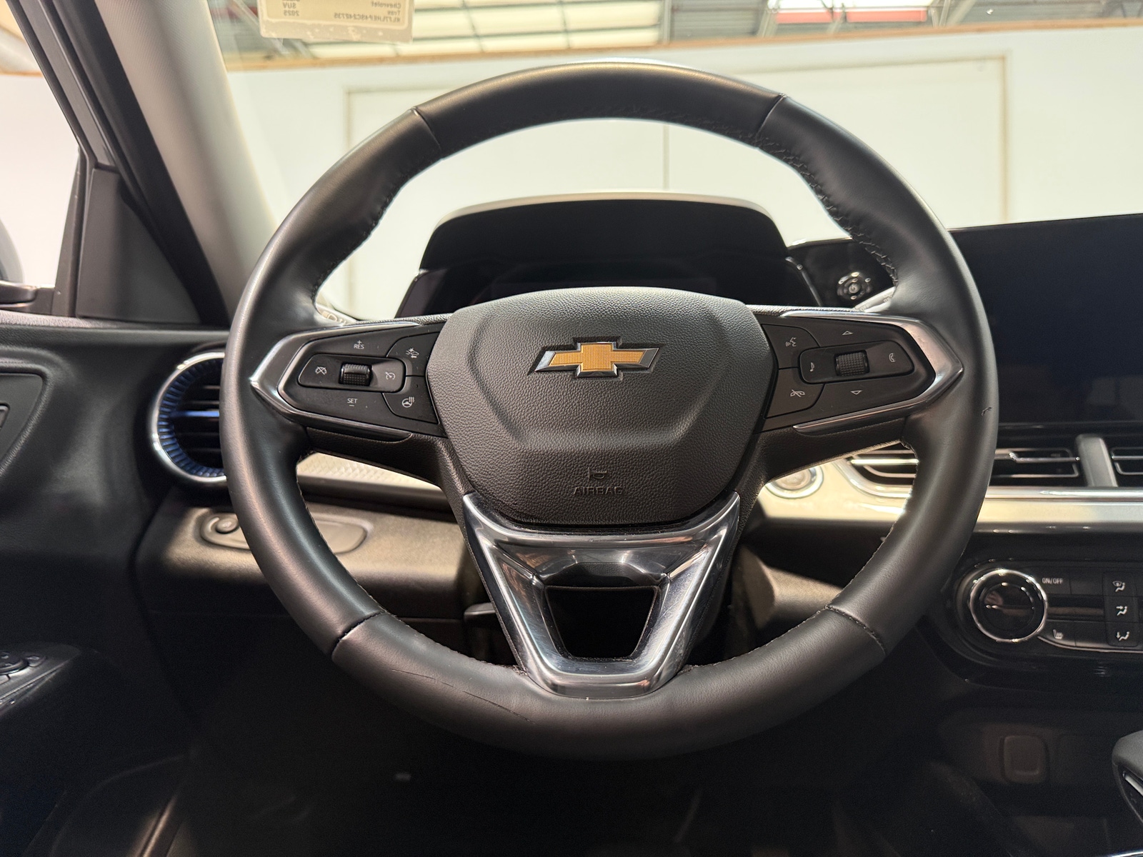 Thumbnail: 2025 Chevrolet Trax - 5