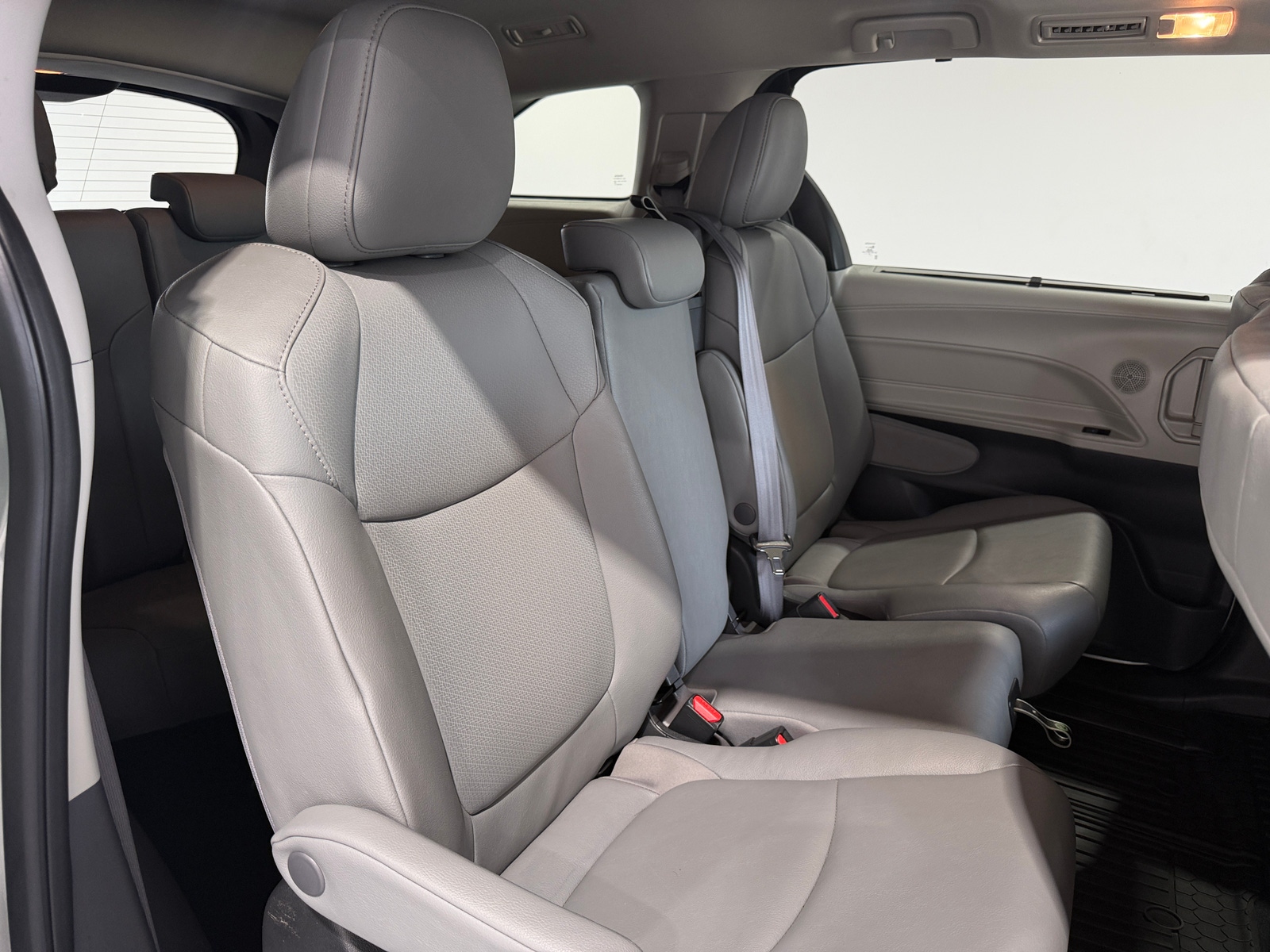 Thumbnail: 2024 Toyota Sienna - 5