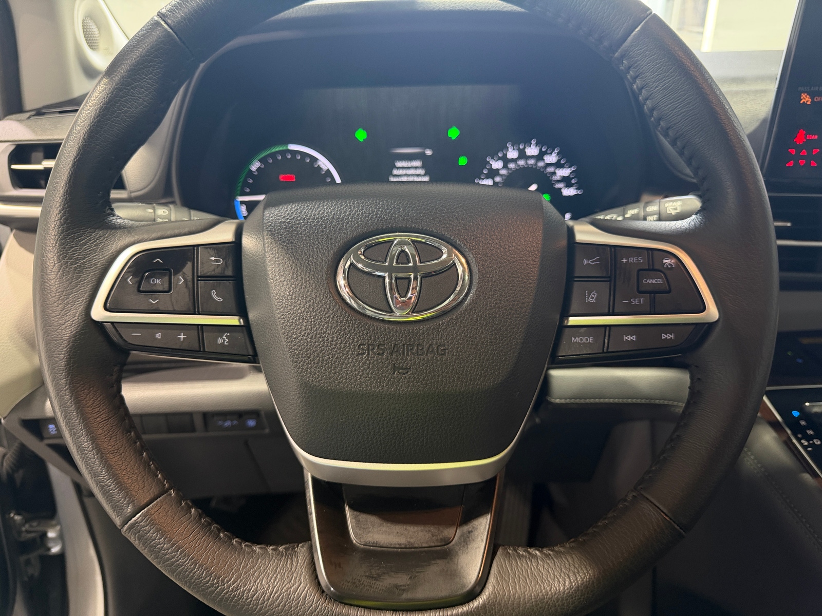 Thumbnail: 2024 Toyota Sienna - 4