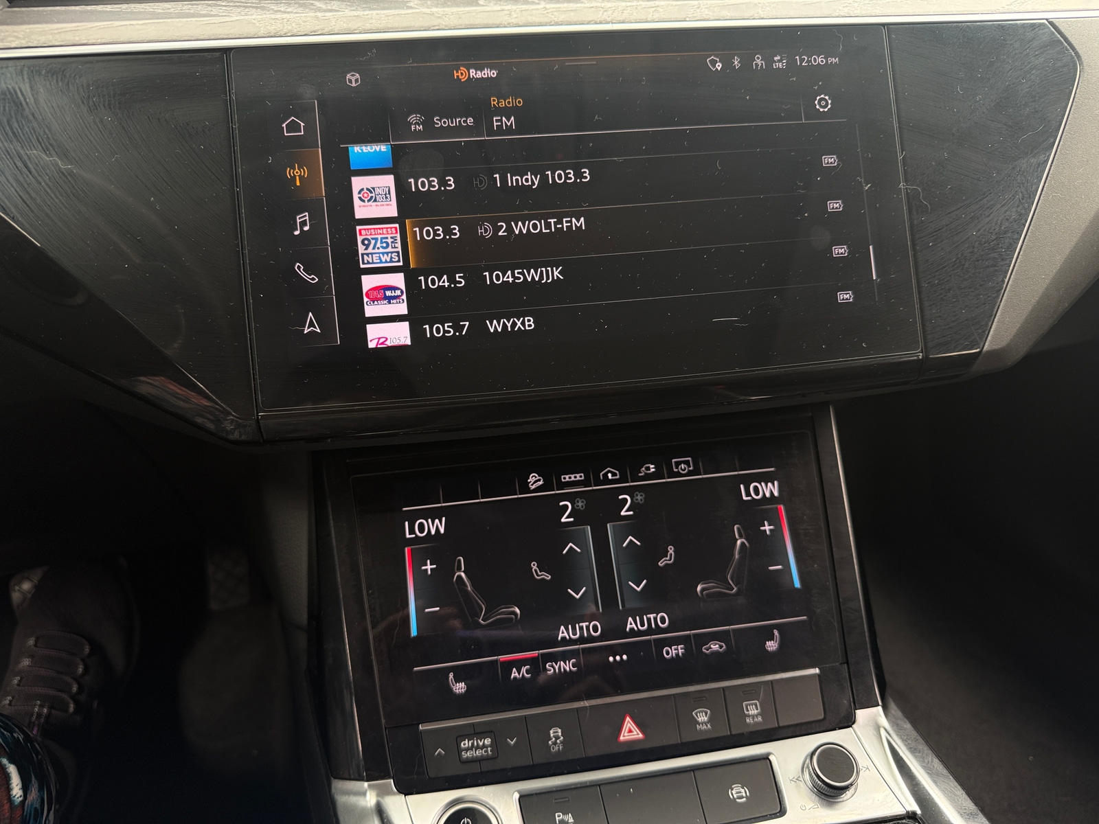 Thumbnail: 2021 Audi e-tron - 3