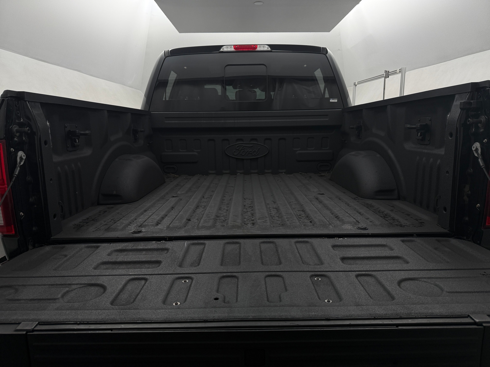 Thumbnail: 2019 Ford Econoline - 6