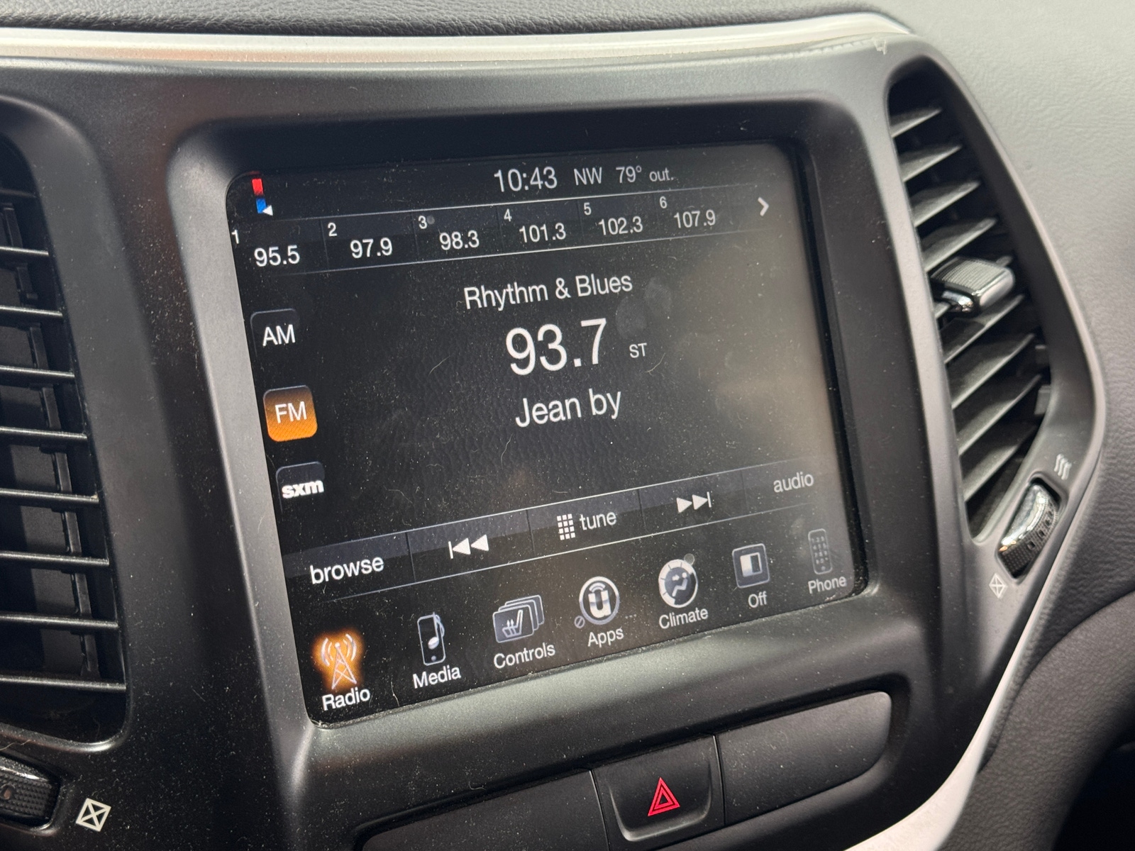Thumbnail: 2018 Jeep Cherokee - 4