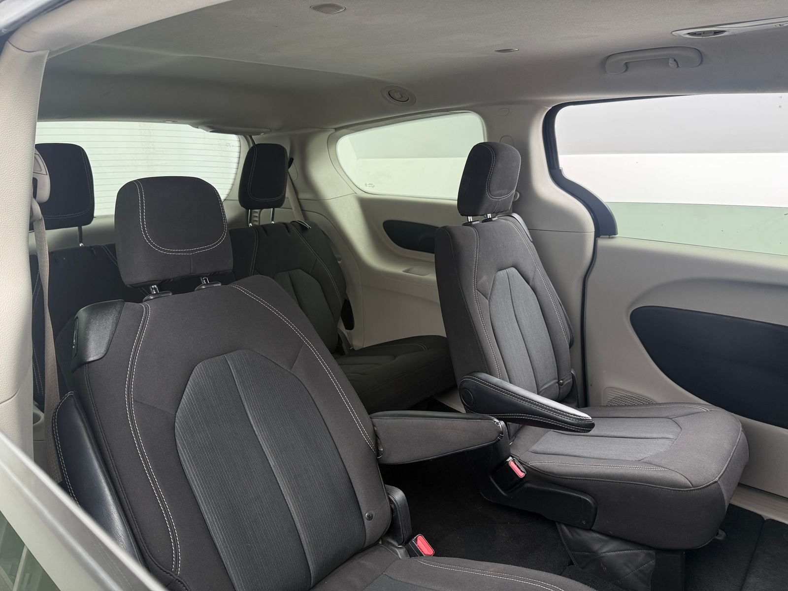 Thumbnail: 2023 Chrysler Voyager - 6