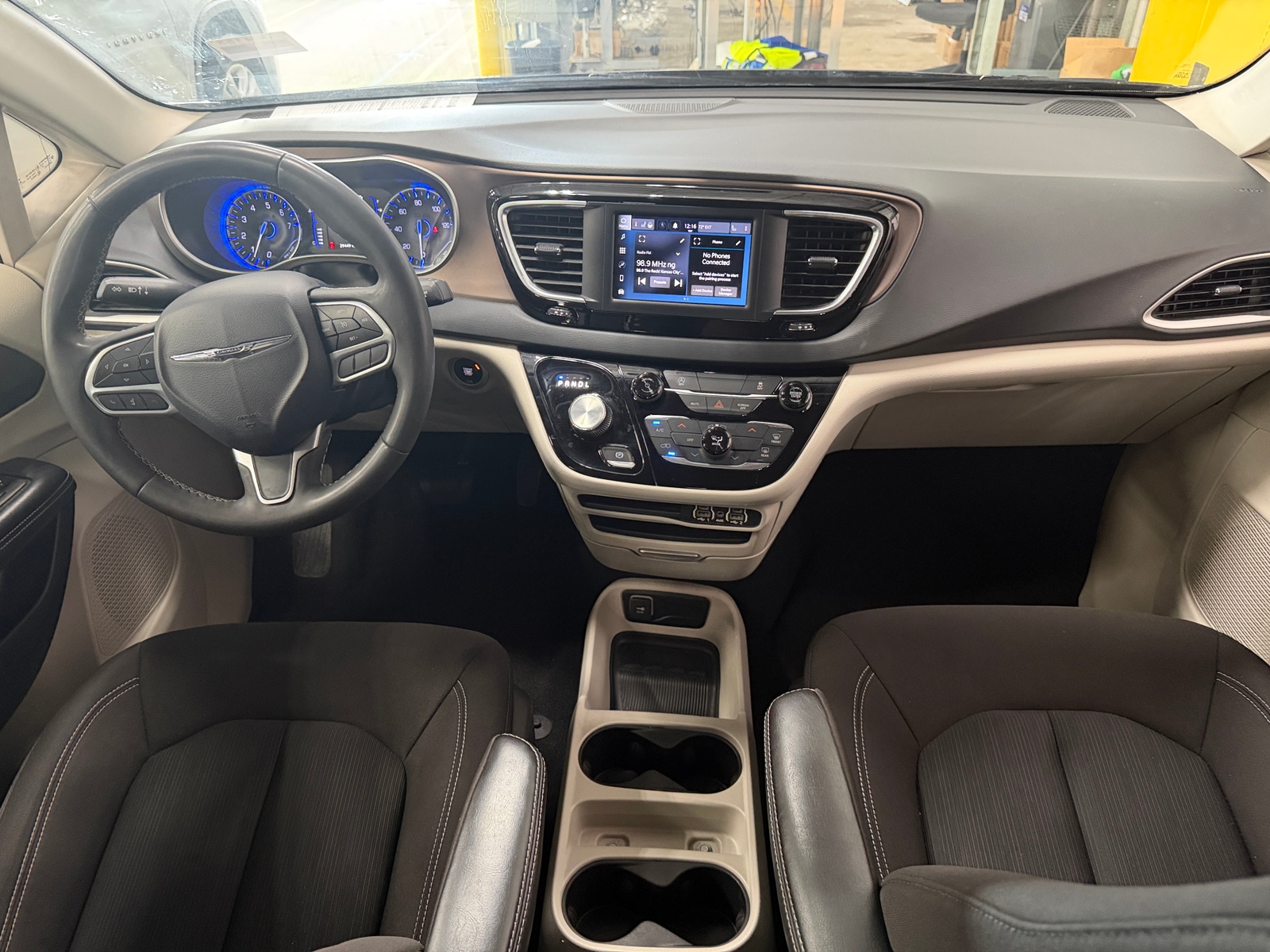 Thumbnail: 2023 Chrysler Voyager - 3