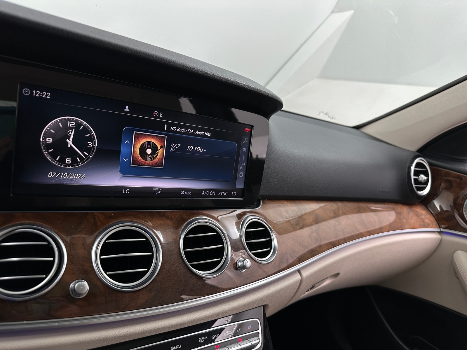 Thumbnail: 2018 Mercedes-Benz E-Class - 3