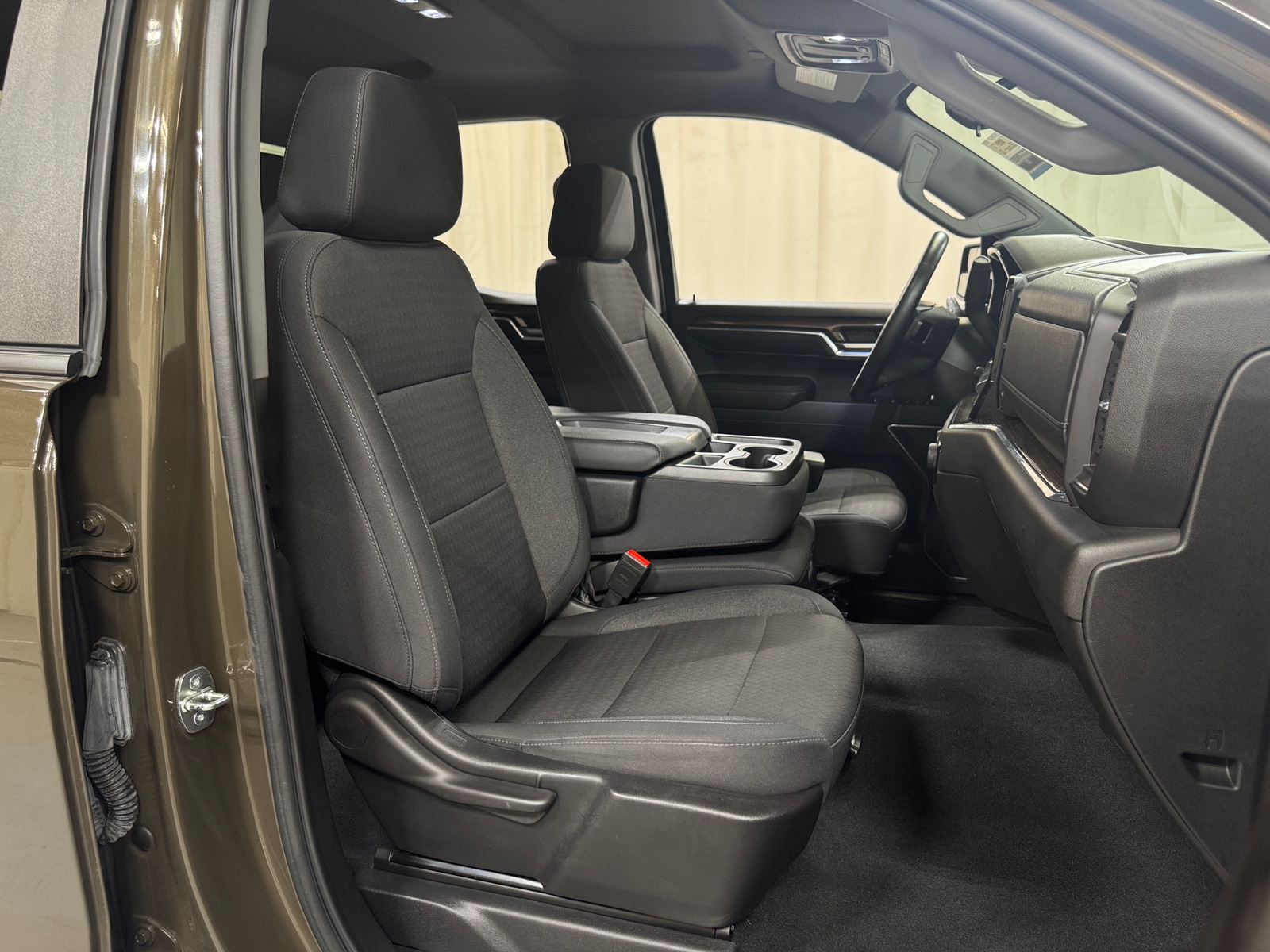 Thumbnail: 2023 Chevrolet Silverado 1500 - 2
