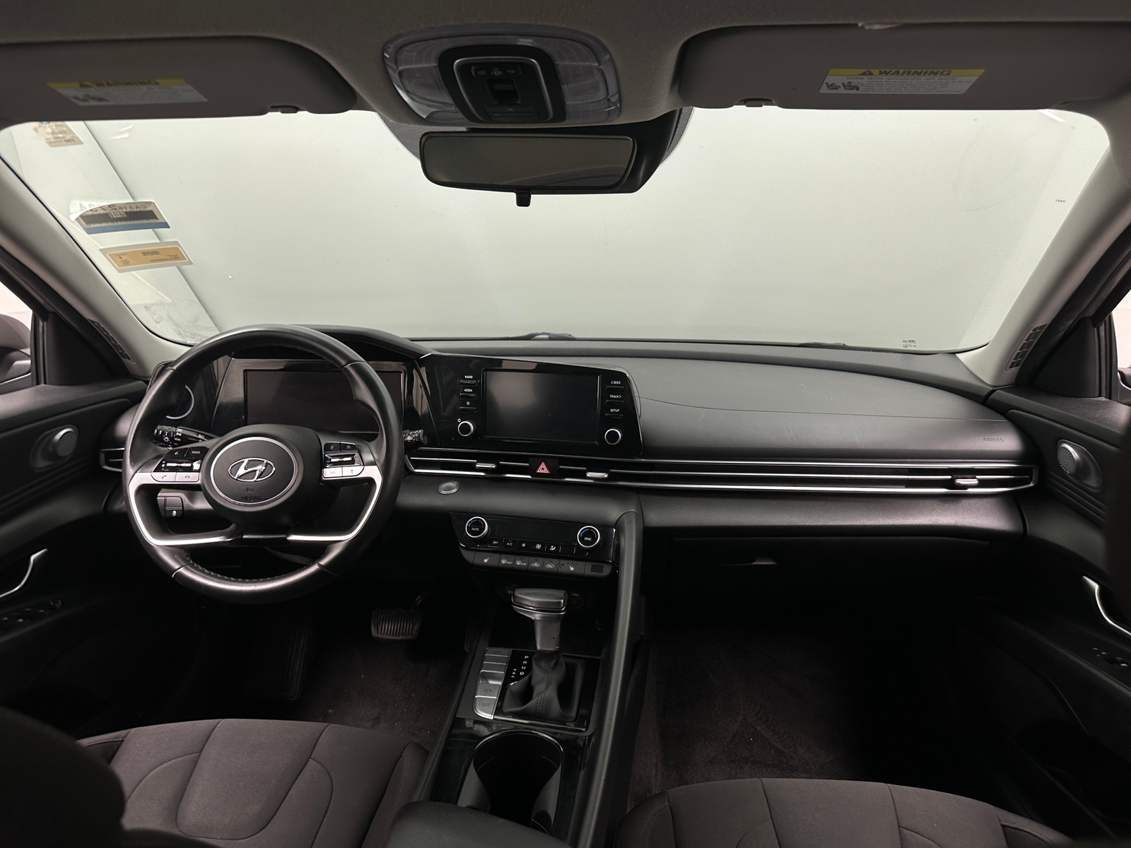 Thumbnail: 2022 Hyundai Elantra - 3