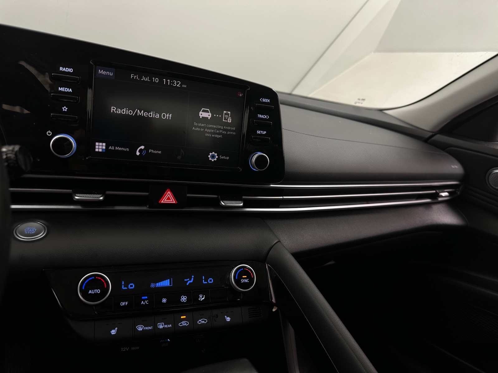 Thumbnail: 2022 Hyundai Elantra - 4