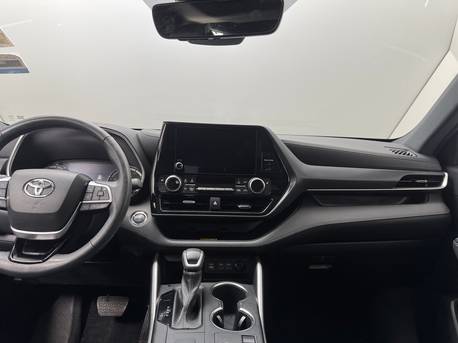 Thumbnail: 2023 Toyota Highlander - 3