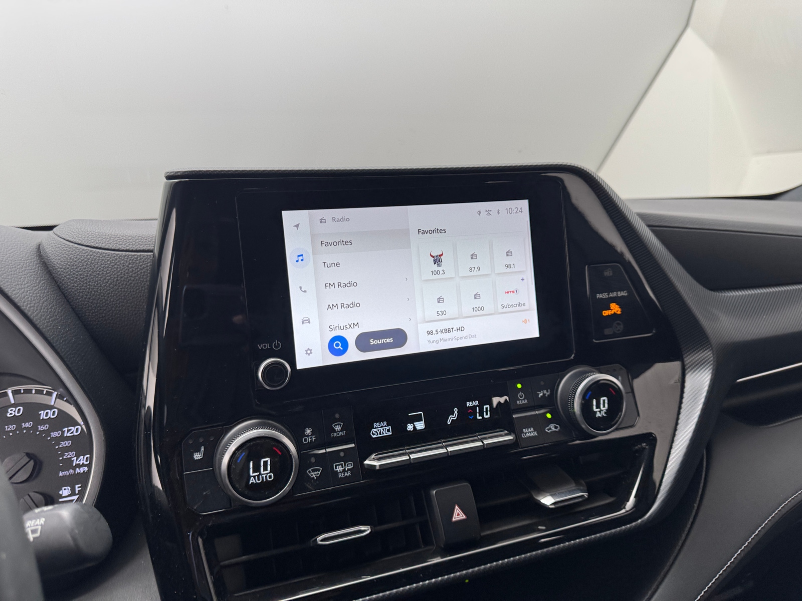 Thumbnail: 2023 Toyota Highlander - 4