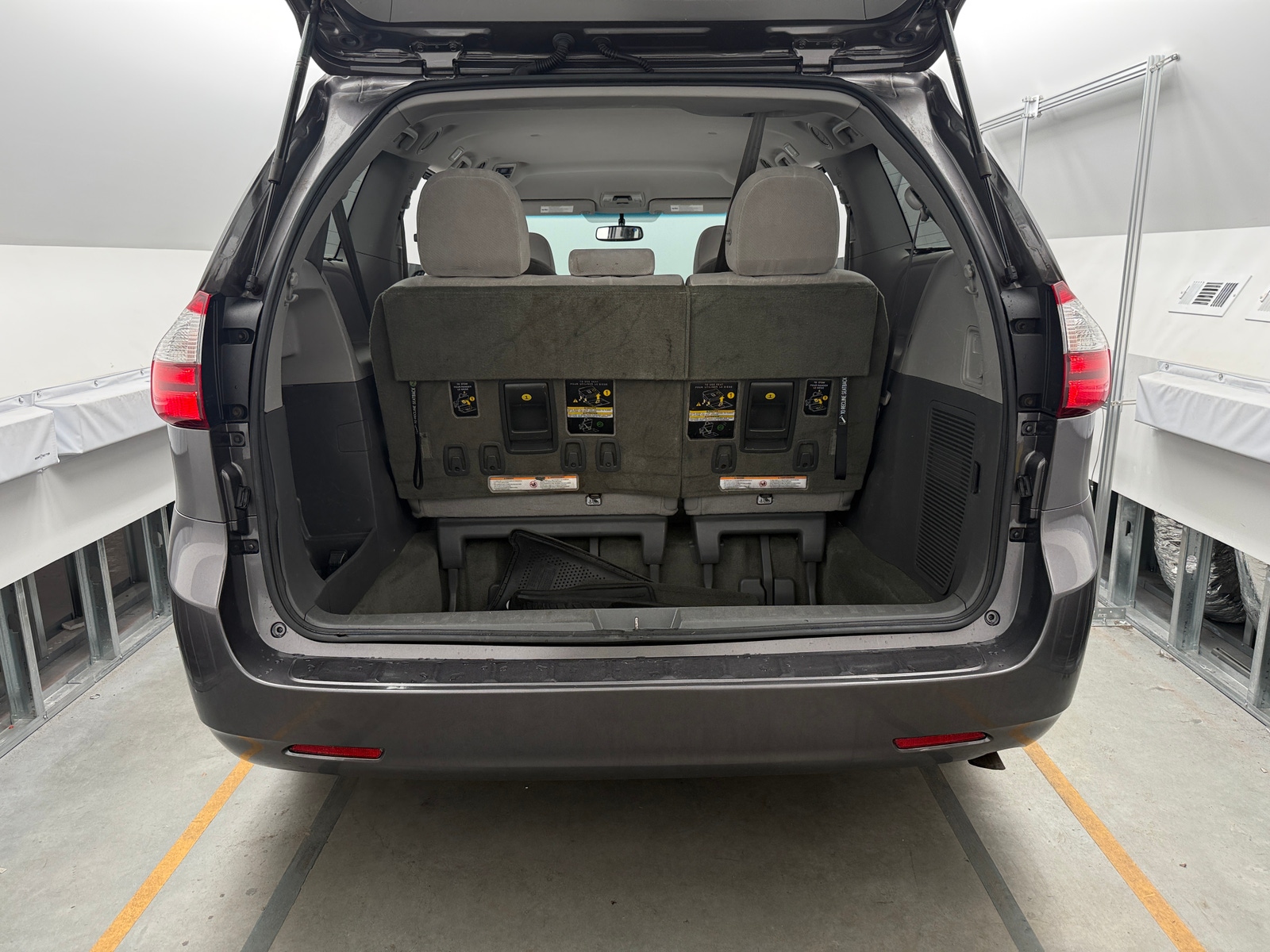 Thumbnail: 2017 Toyota Sienna - 7