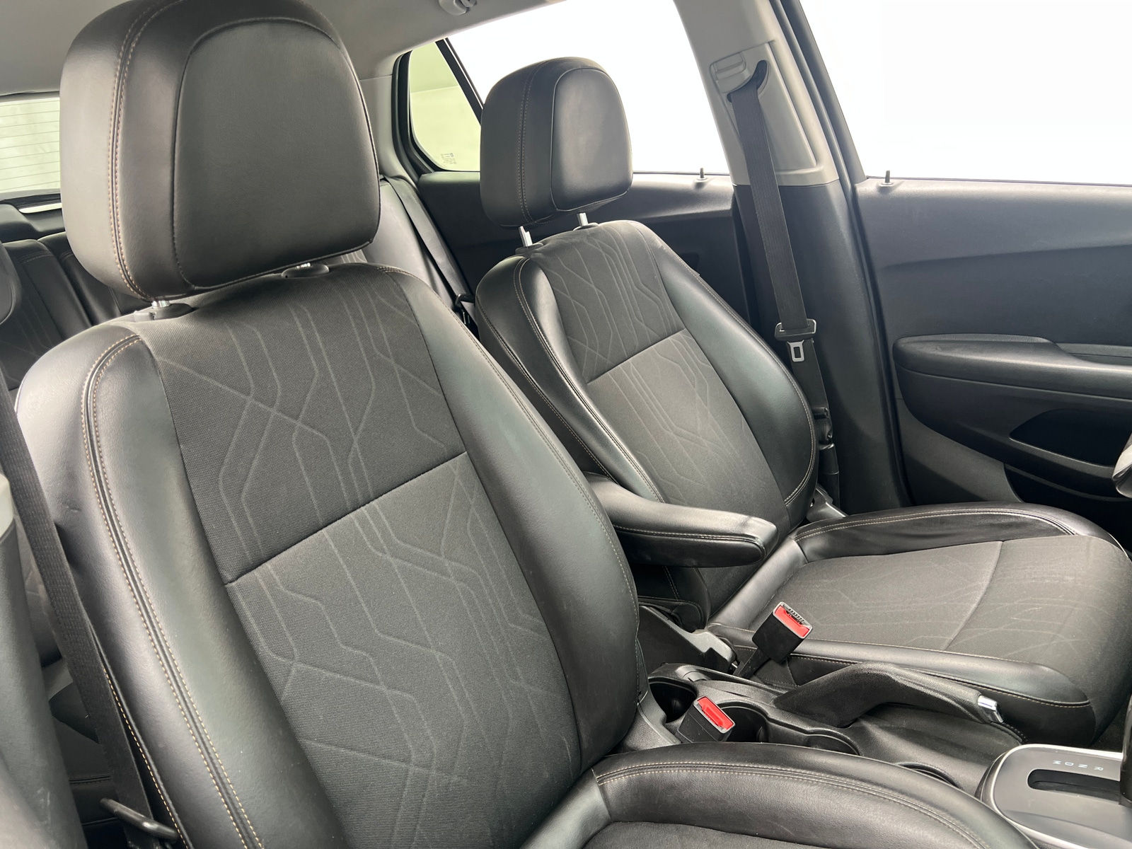 Thumbnail: 2022 Chevrolet Trax - 2