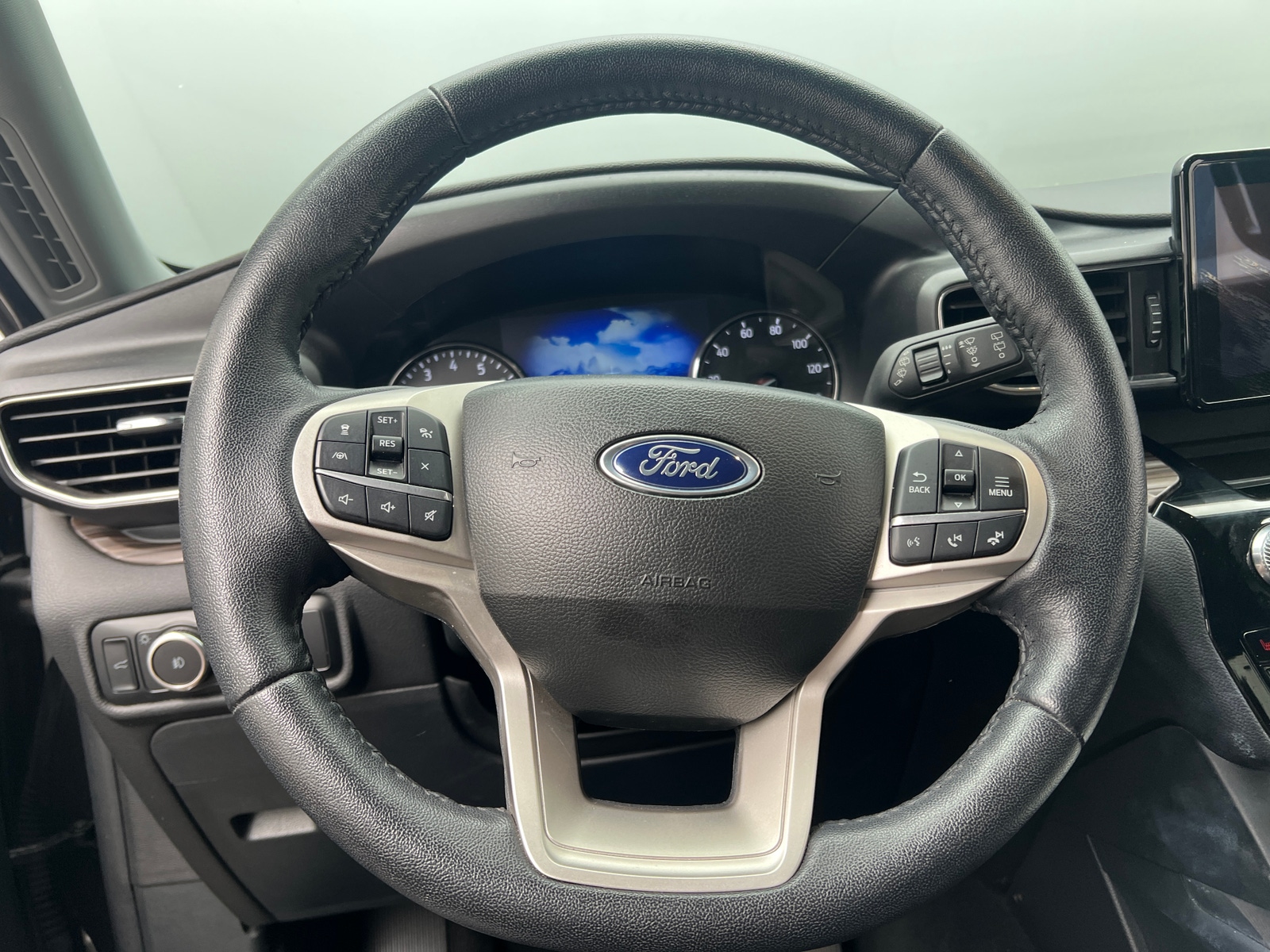 Thumbnail: 2023 Ford Explorer - 5