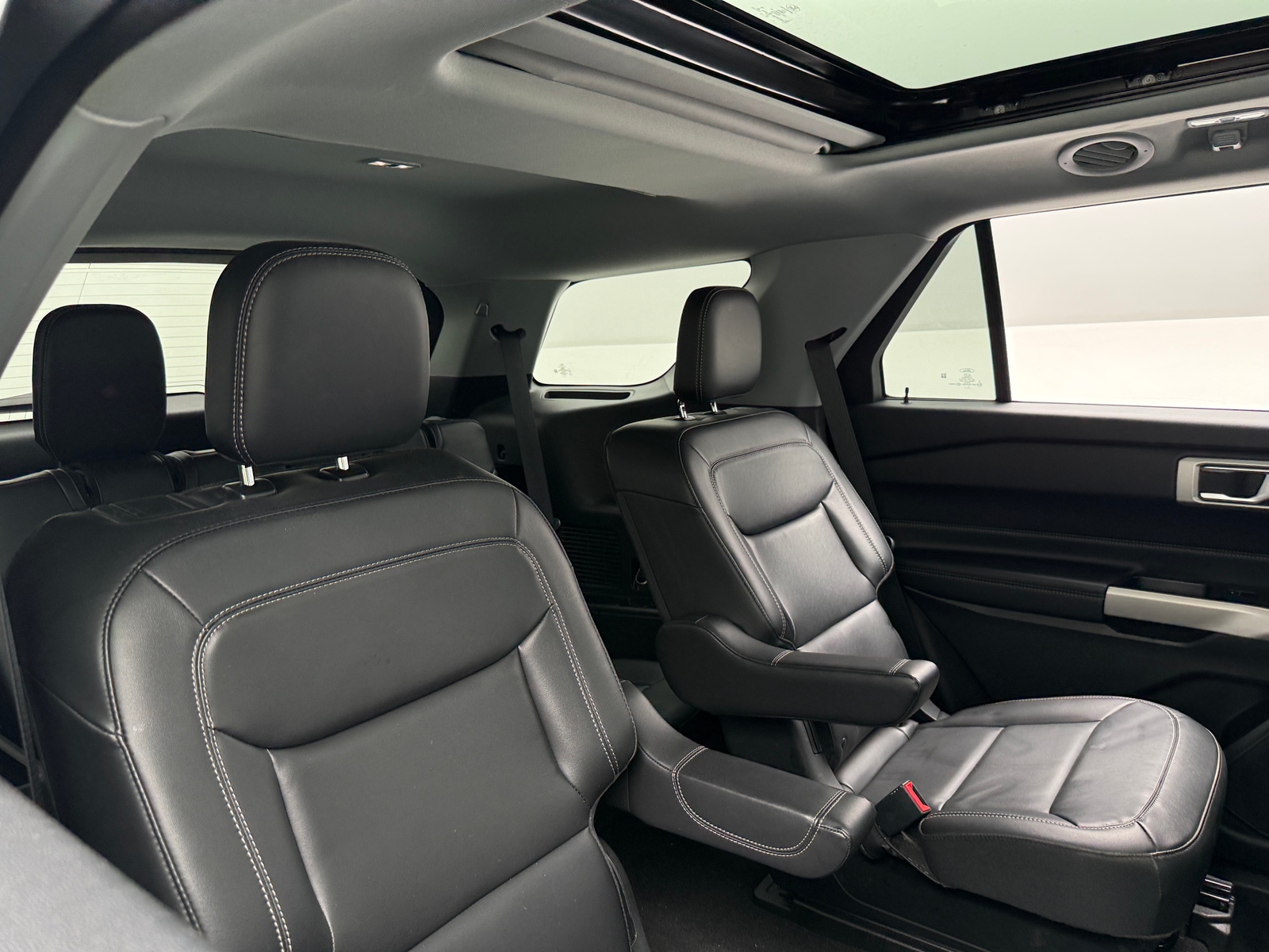Thumbnail: 2022 Ford Explorer - 5