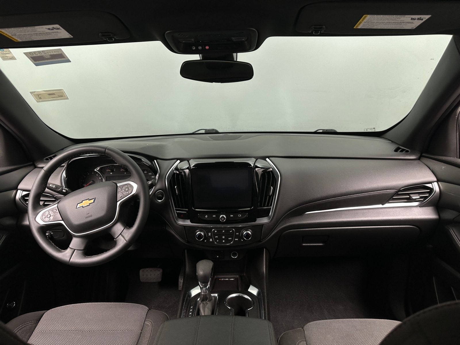 Thumbnail: 2023 Chevrolet Traverse - 3